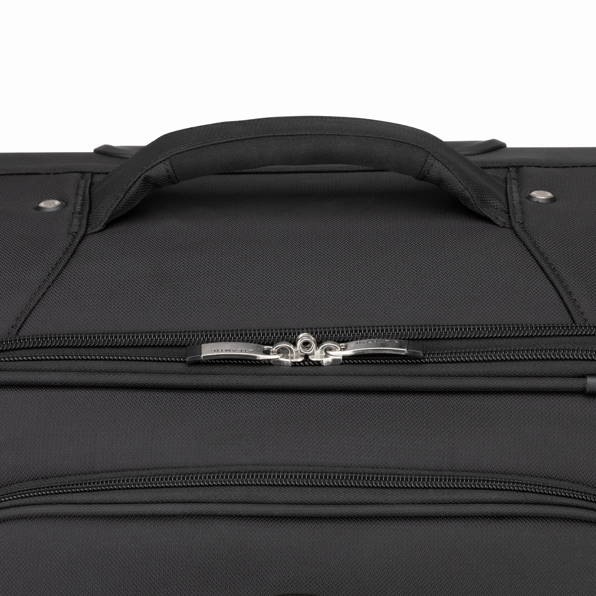 Atlantic Artisan III Spinner Medium Expandable Luggage