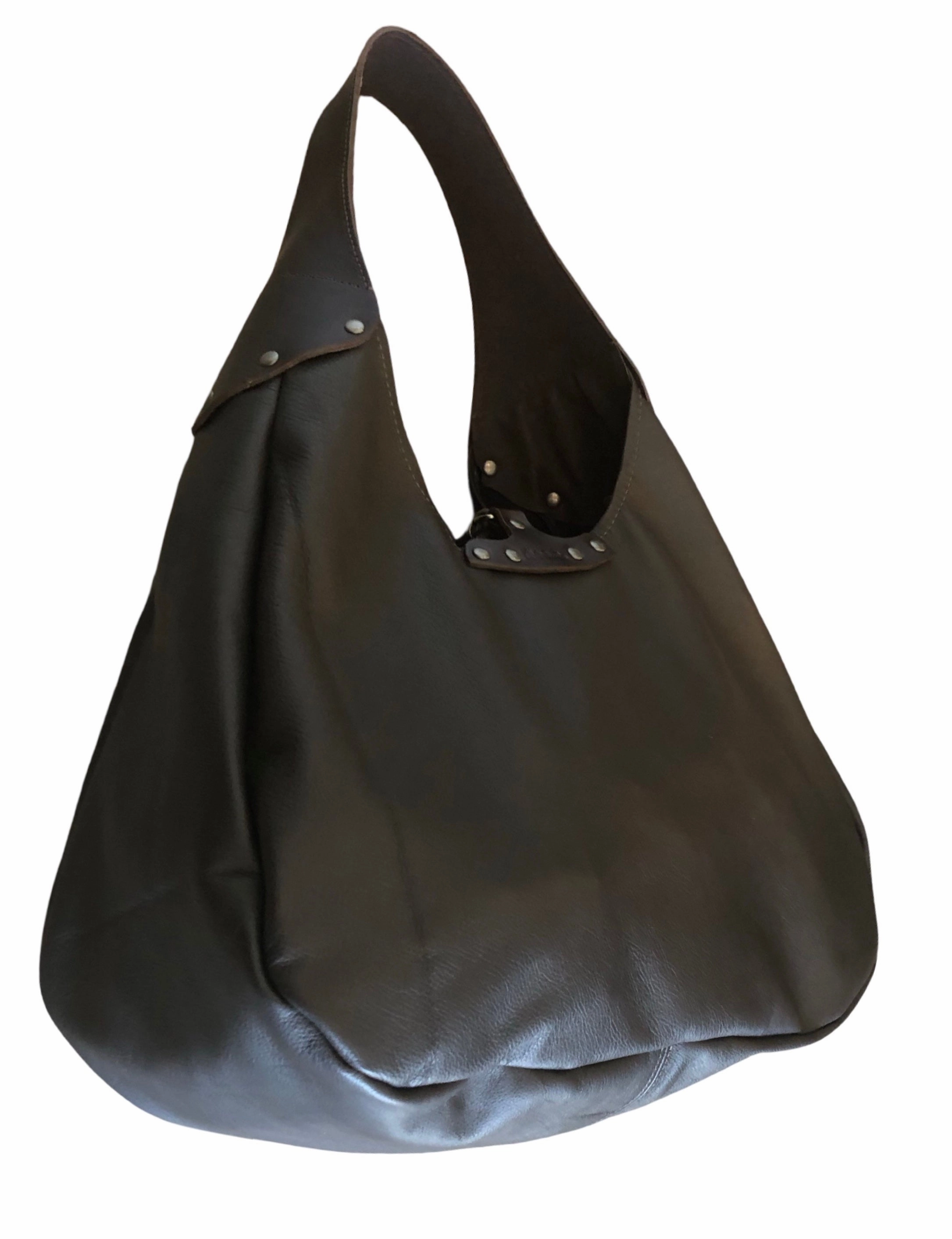 B23 BELL-BOTTOMED HOBO