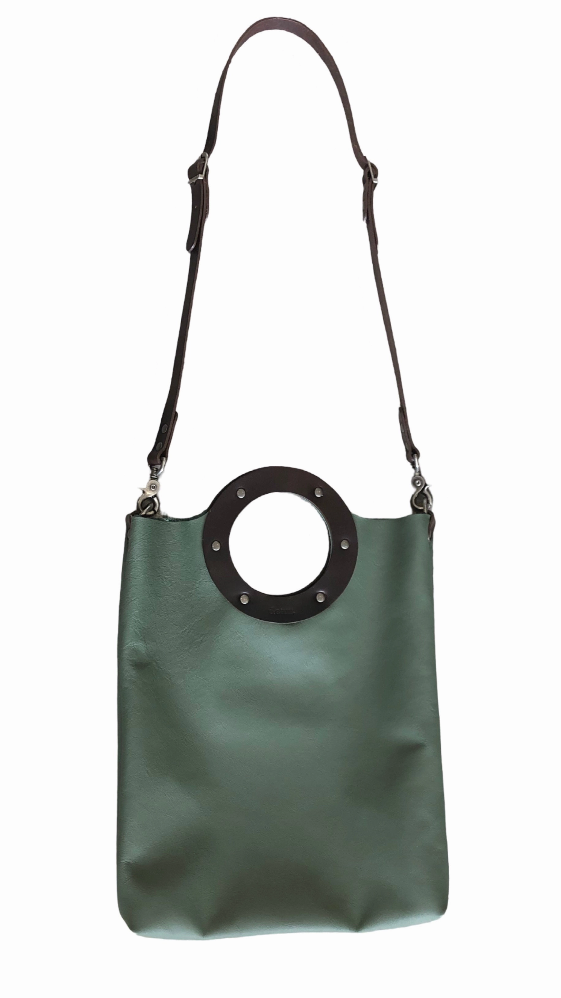 B32 SMALL CIRCLE TOTE