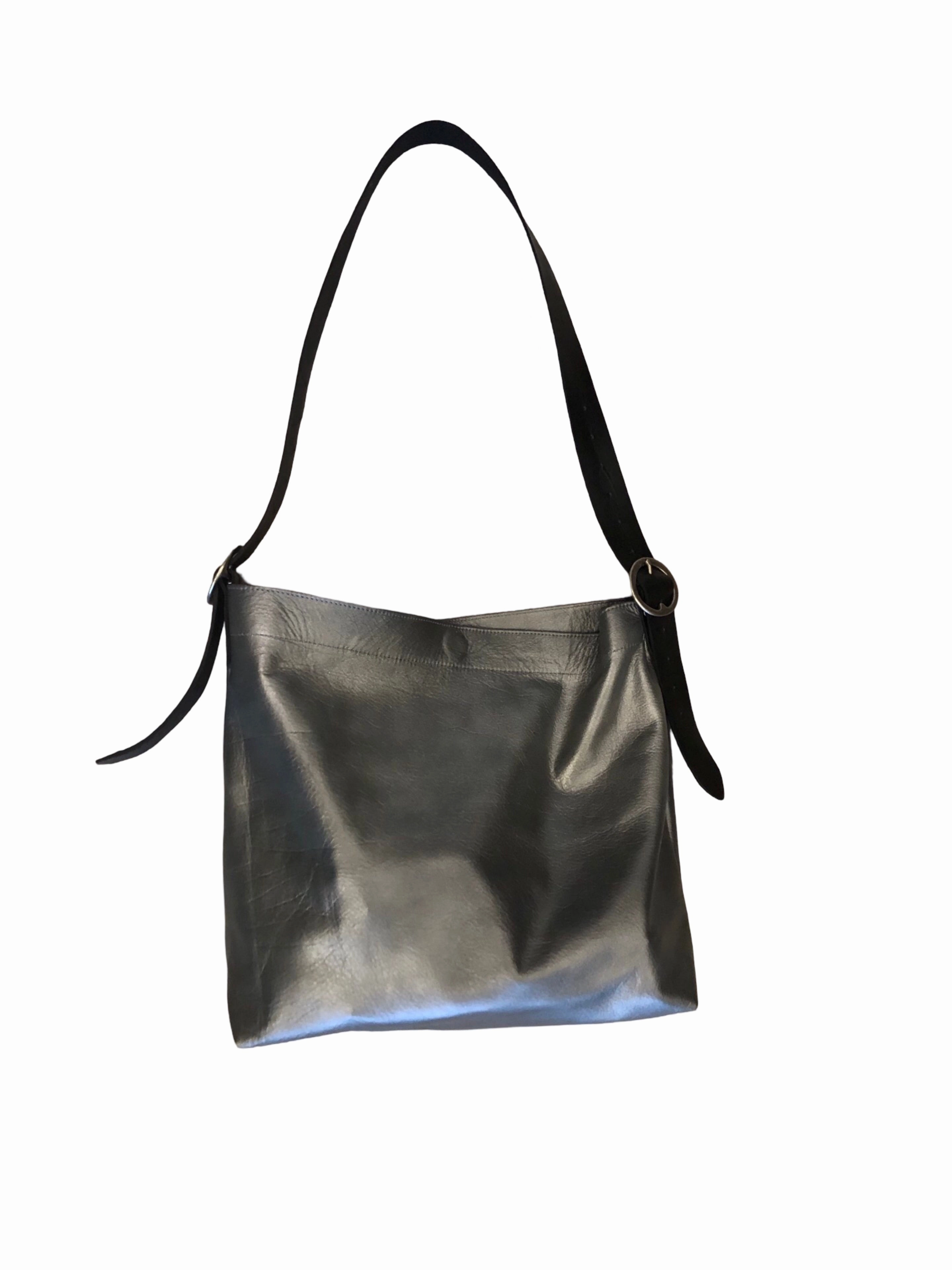 B52 Two buckle bucket