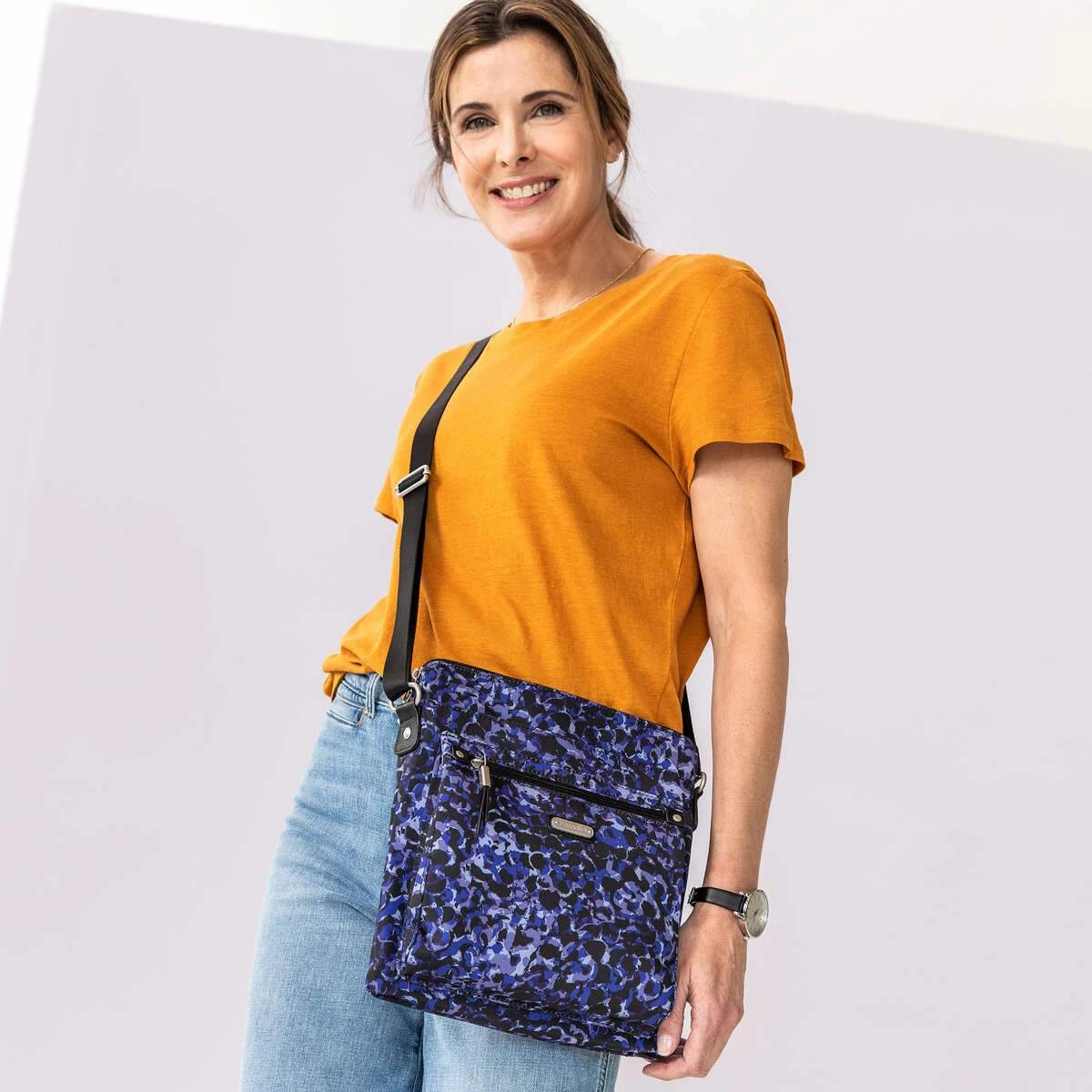 Baggallini Go Bagg With RFID Phone Wristlet