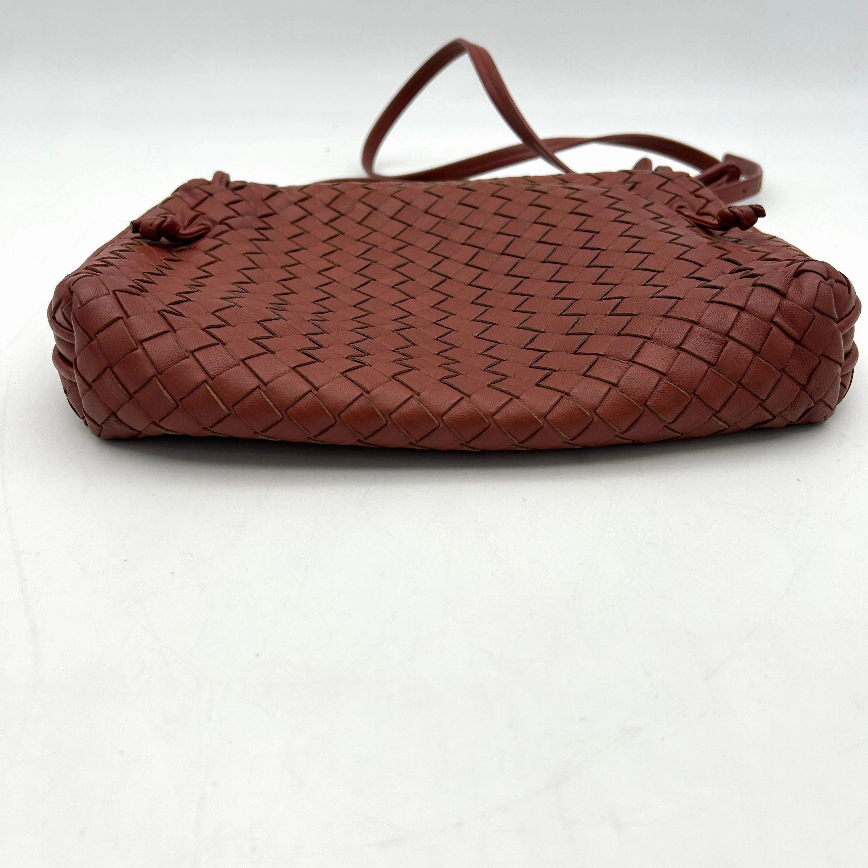 Bottega Veneta Intrecciato Nodini - Burgundy Crossbody Bags, Handbags AF394