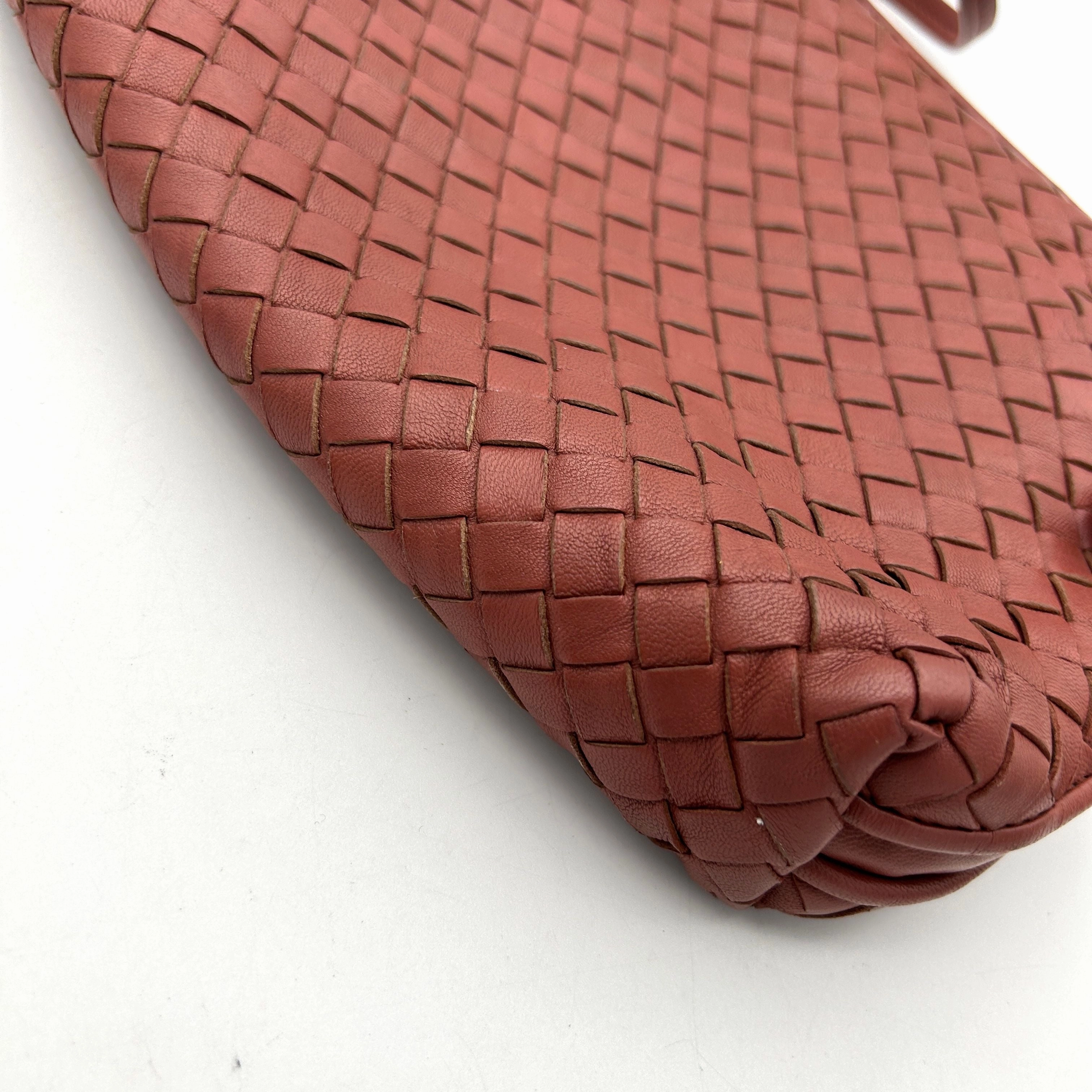 Bottega Veneta Intrecciato Nodini - Burgundy Crossbody Bags, Handbags AF394