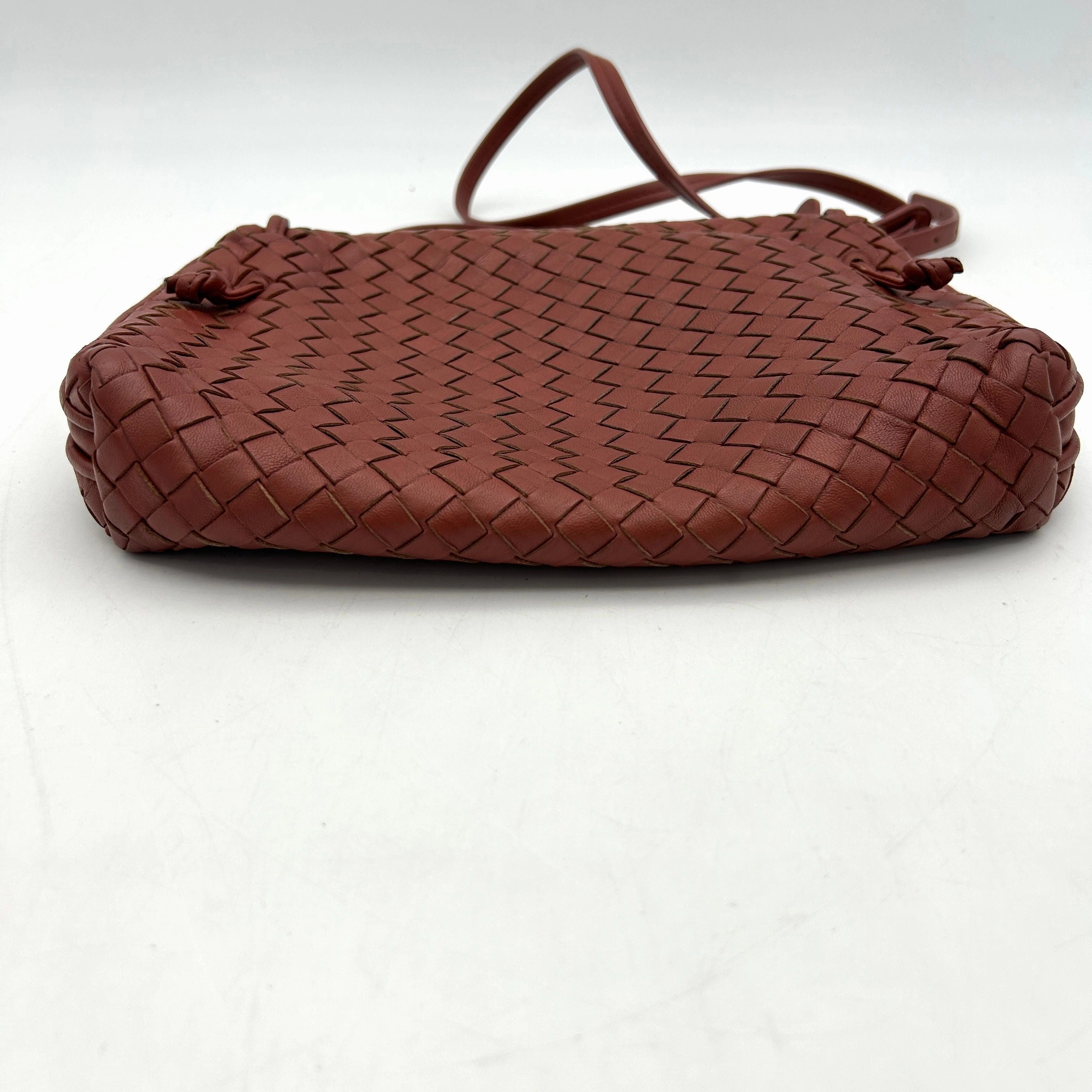 Bottega Veneta Intrecciato Nodini - Burgundy Crossbody Bags, Handbags AF394