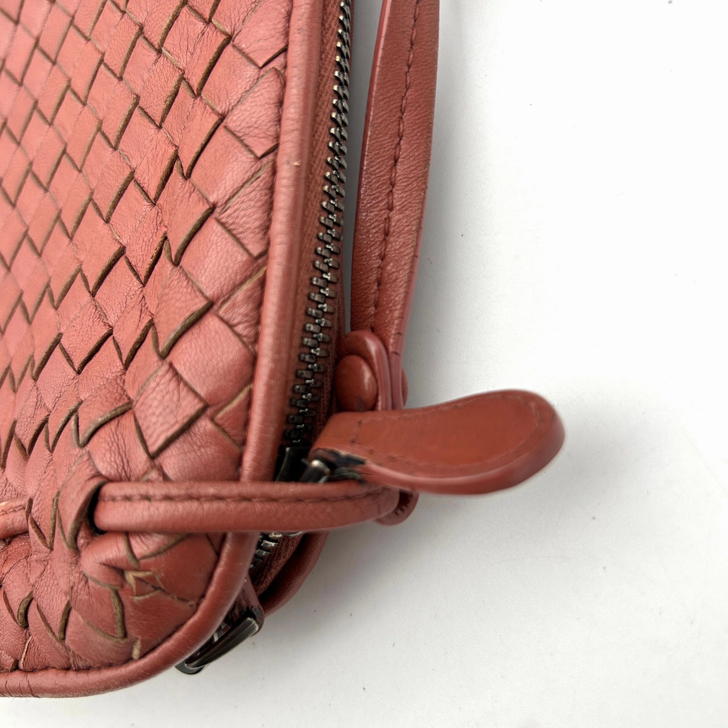 Bottega Veneta Intrecciato Nodini - Burgundy Crossbody Bags, Handbags AF394