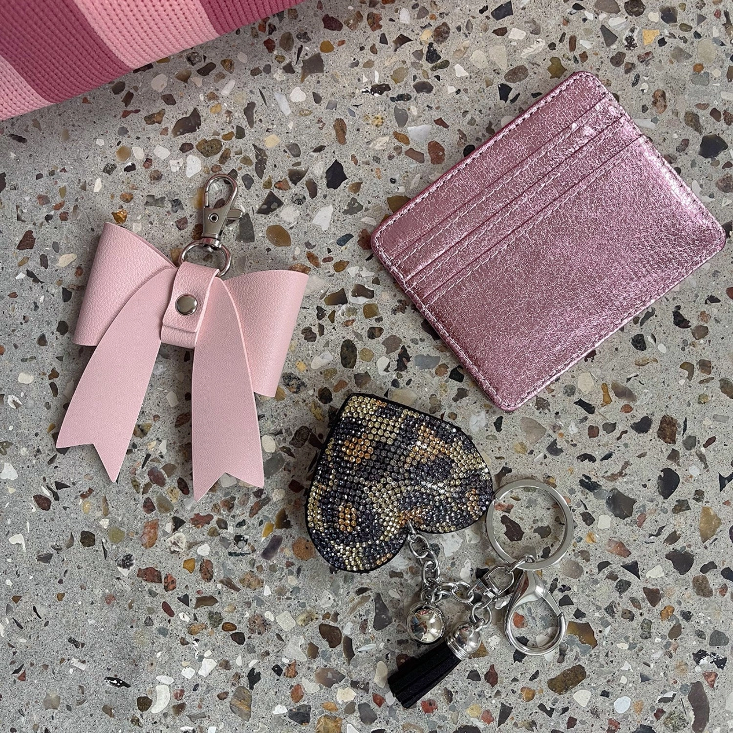 Bow's by Str Berta Keychain - Pink