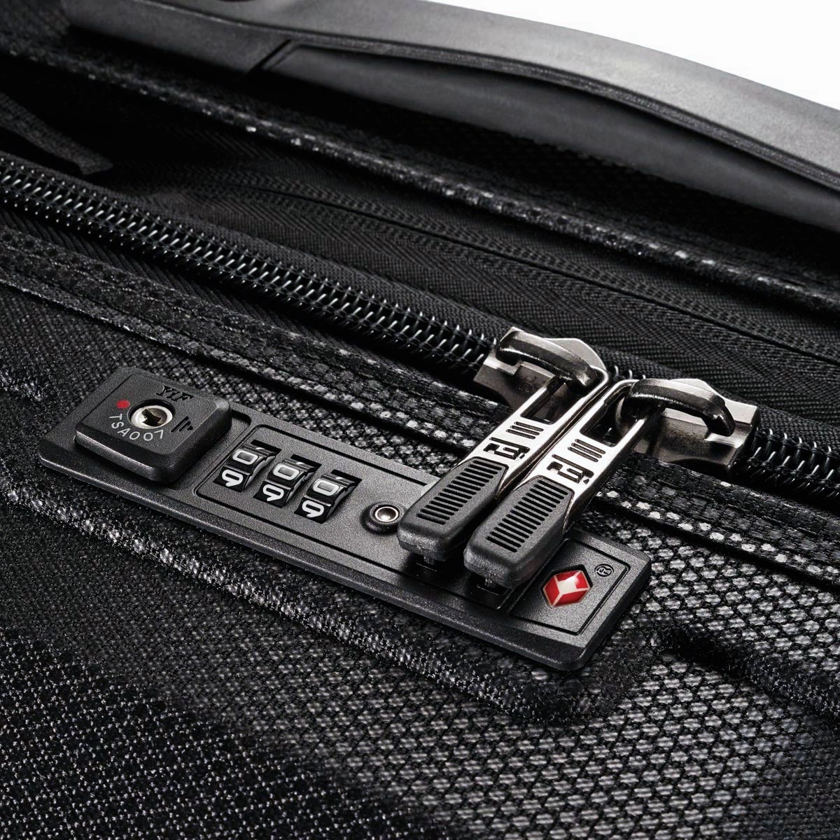 Boyt Armor 20In Spinner Carry On