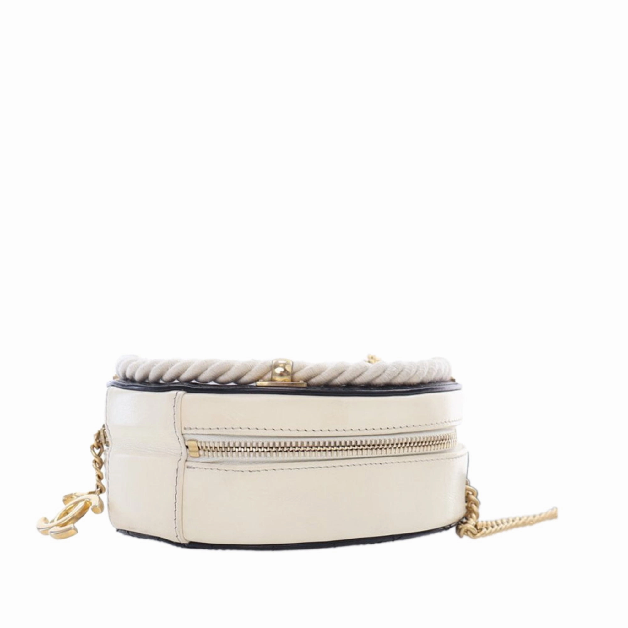 Calfskin En Vogue Round Crossbody