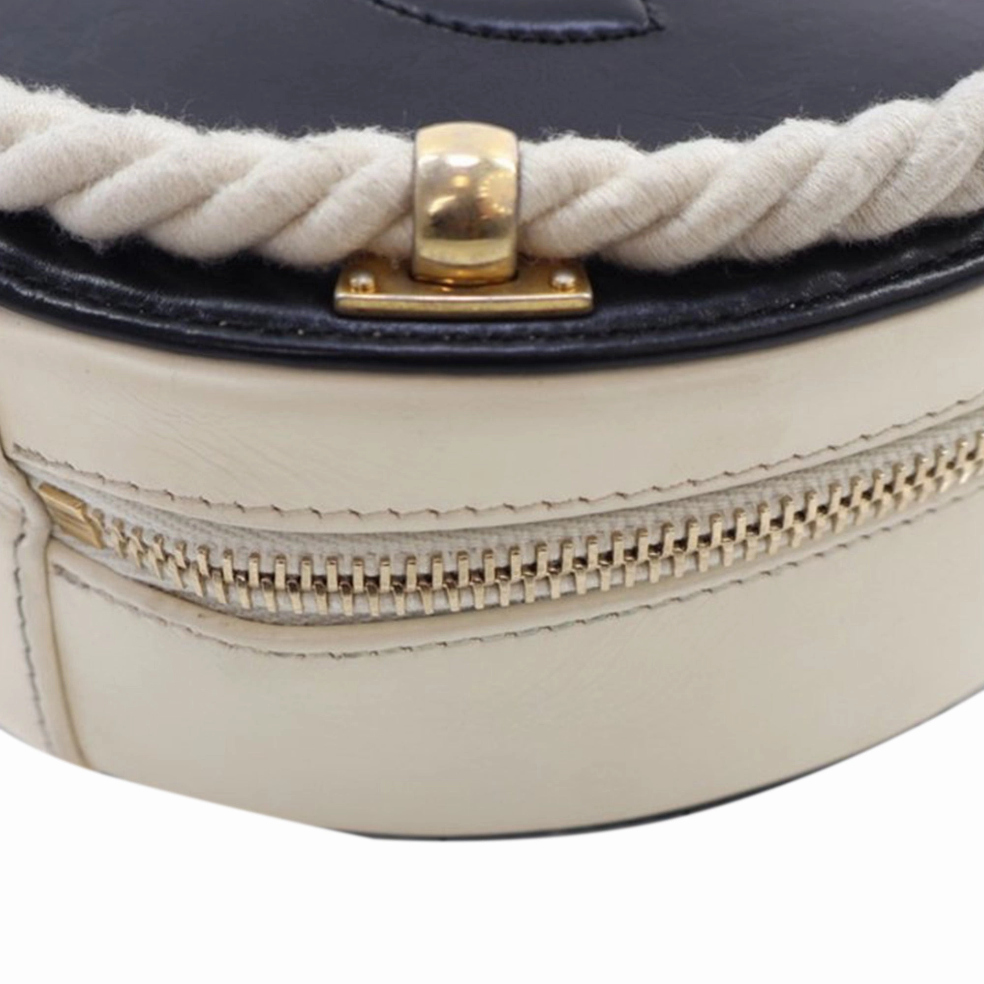Calfskin En Vogue Round Crossbody