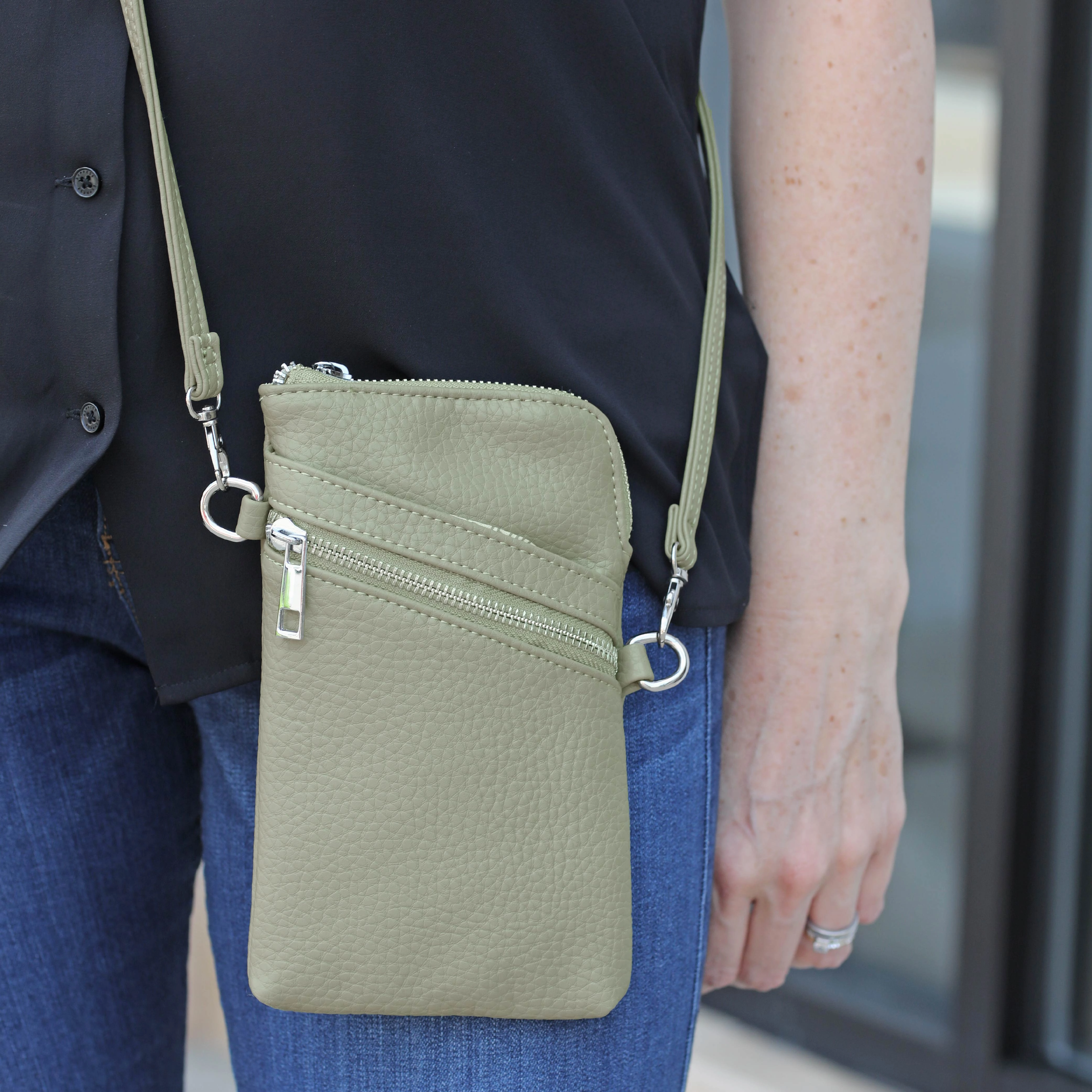 Carrie Crossbody