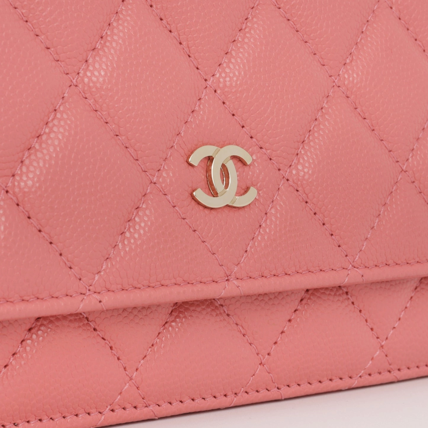 Chanel - Classic Wallet On Chain - Coral Pink Caviar Leather - CGHW - Pre-Loved