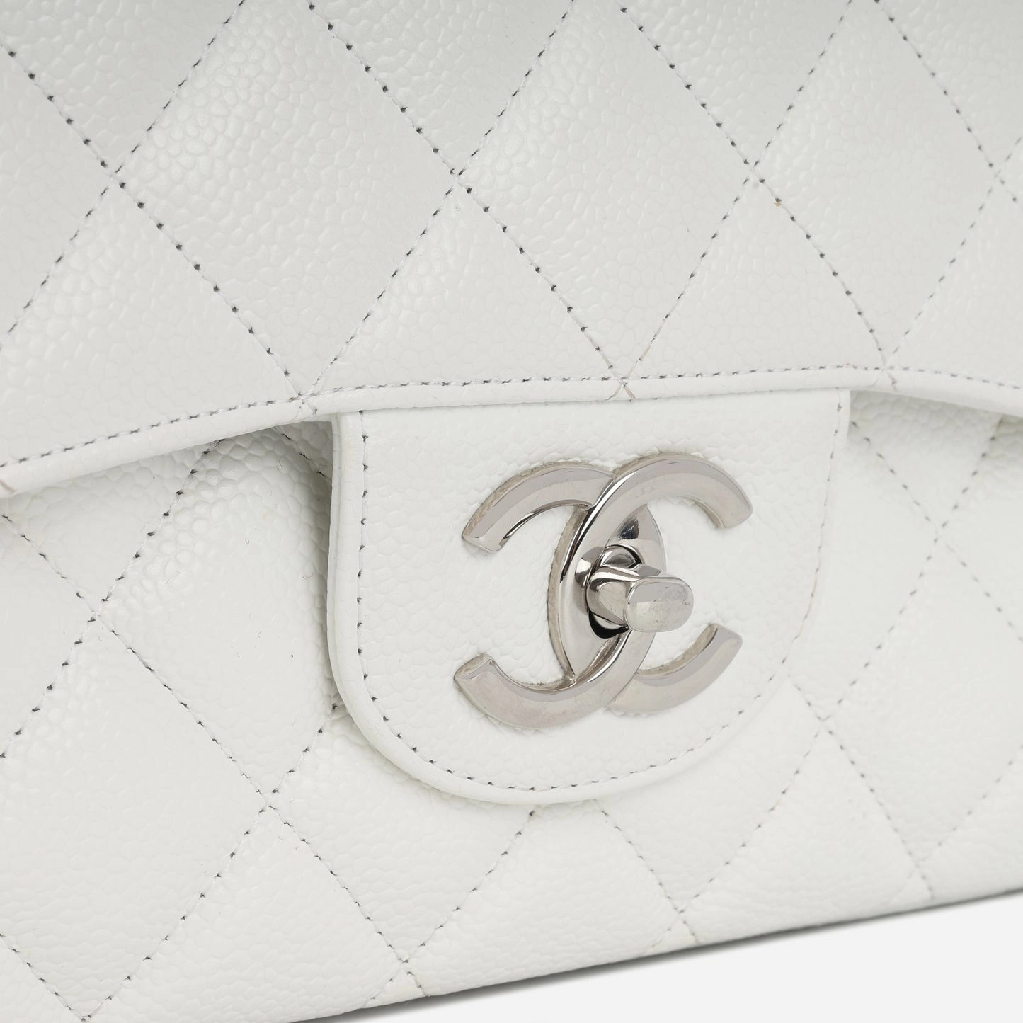 Chanel - Maxi Classic Flap - White Quilted Caviar Leather SHW - 2011 - Pre-Loved
