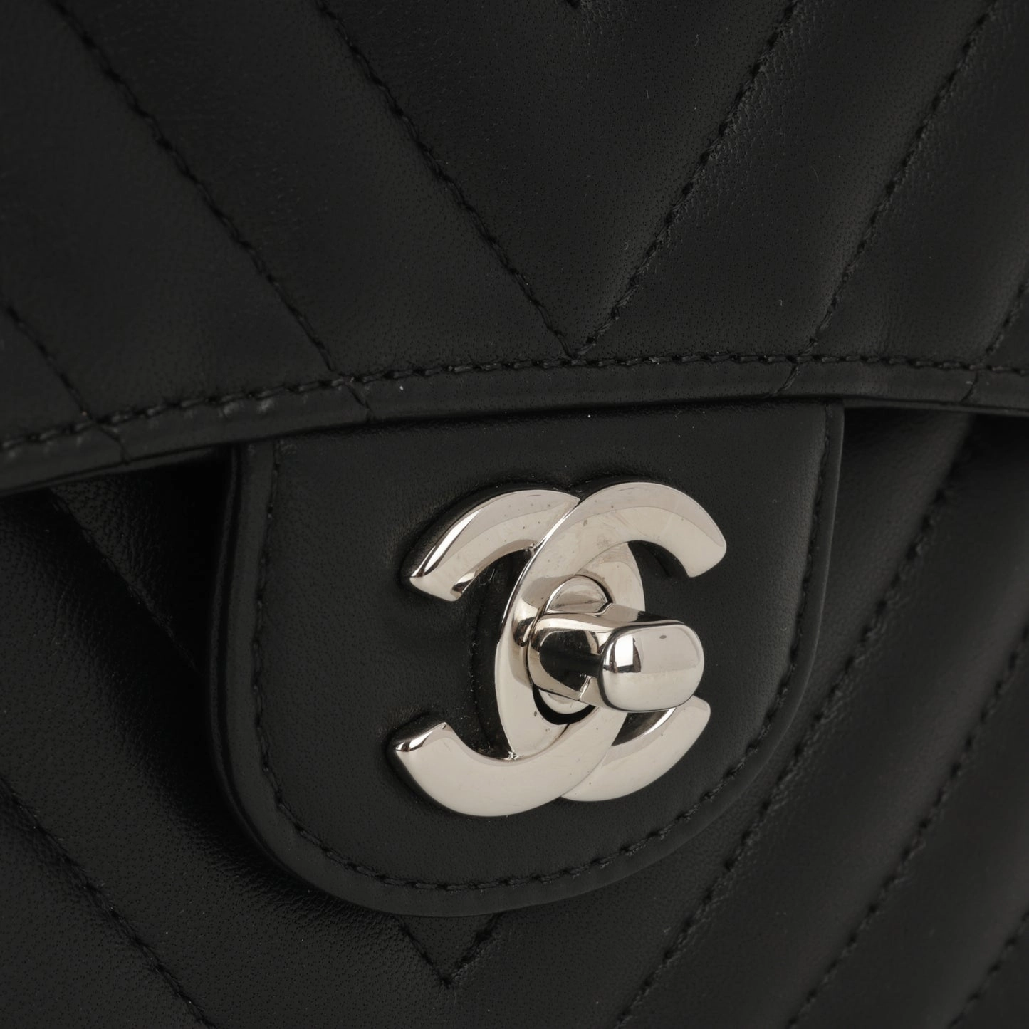 Chanel - Small Classic Flap - Black Quilted Chevron Lambskin SHW - 2020 - Pre-Loved