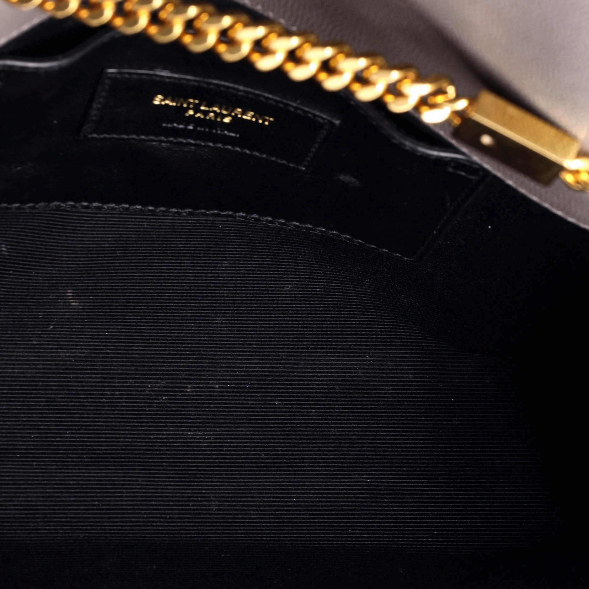 Classic Monogram Crossbody Bag Grainy Leather Medium
