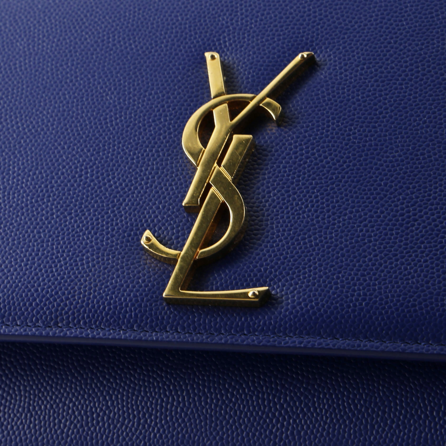 Classic Monogram Crossbody Bag Grainy Leather Medium