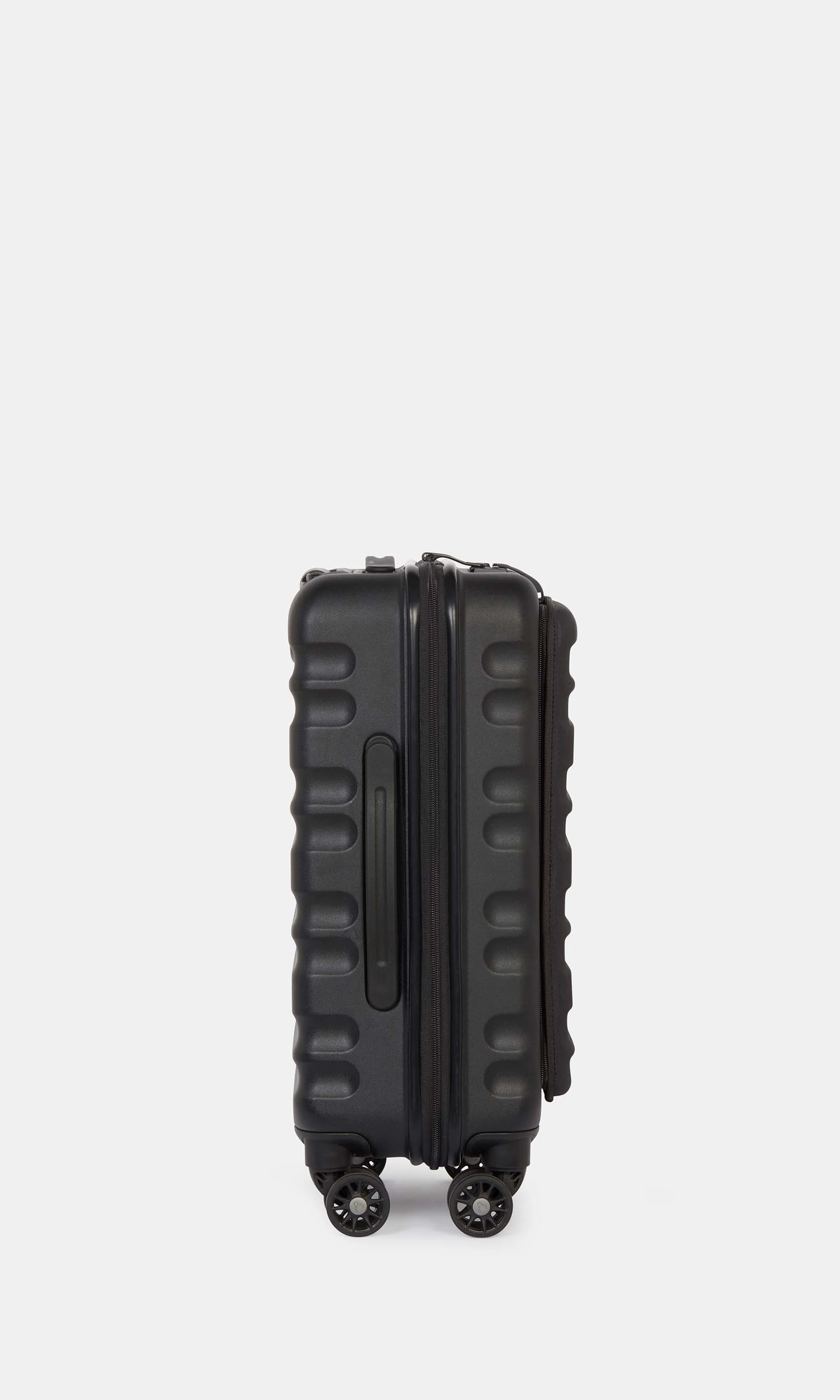 Clifton Carry-On With Pocket in Black