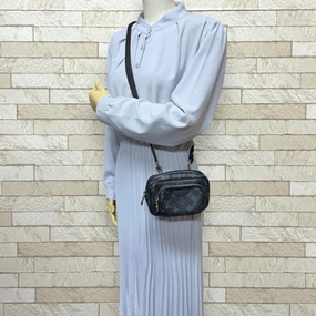 Discovery Pochette Crossbody Bag