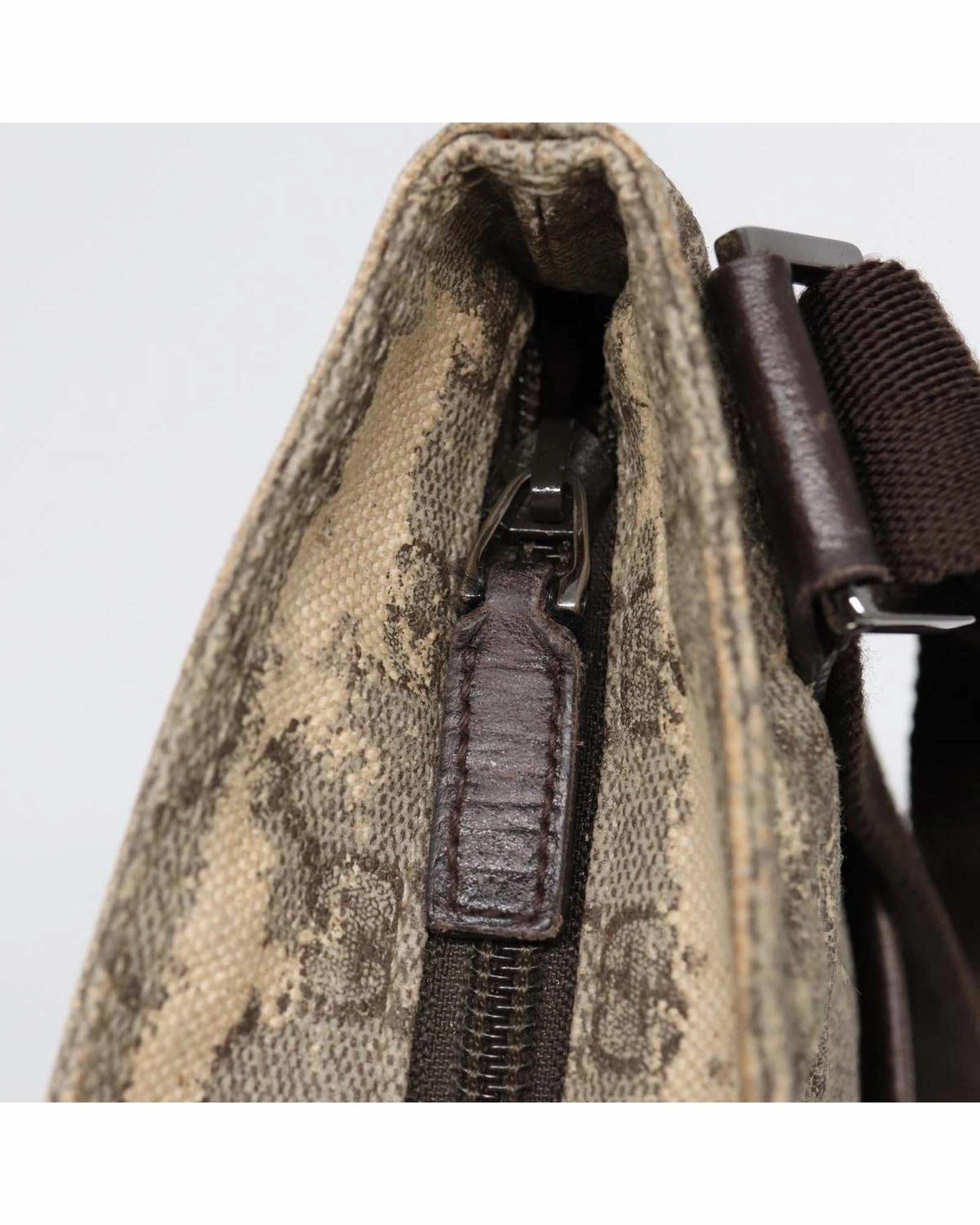GG Supreme Messenger Bag Crossbody