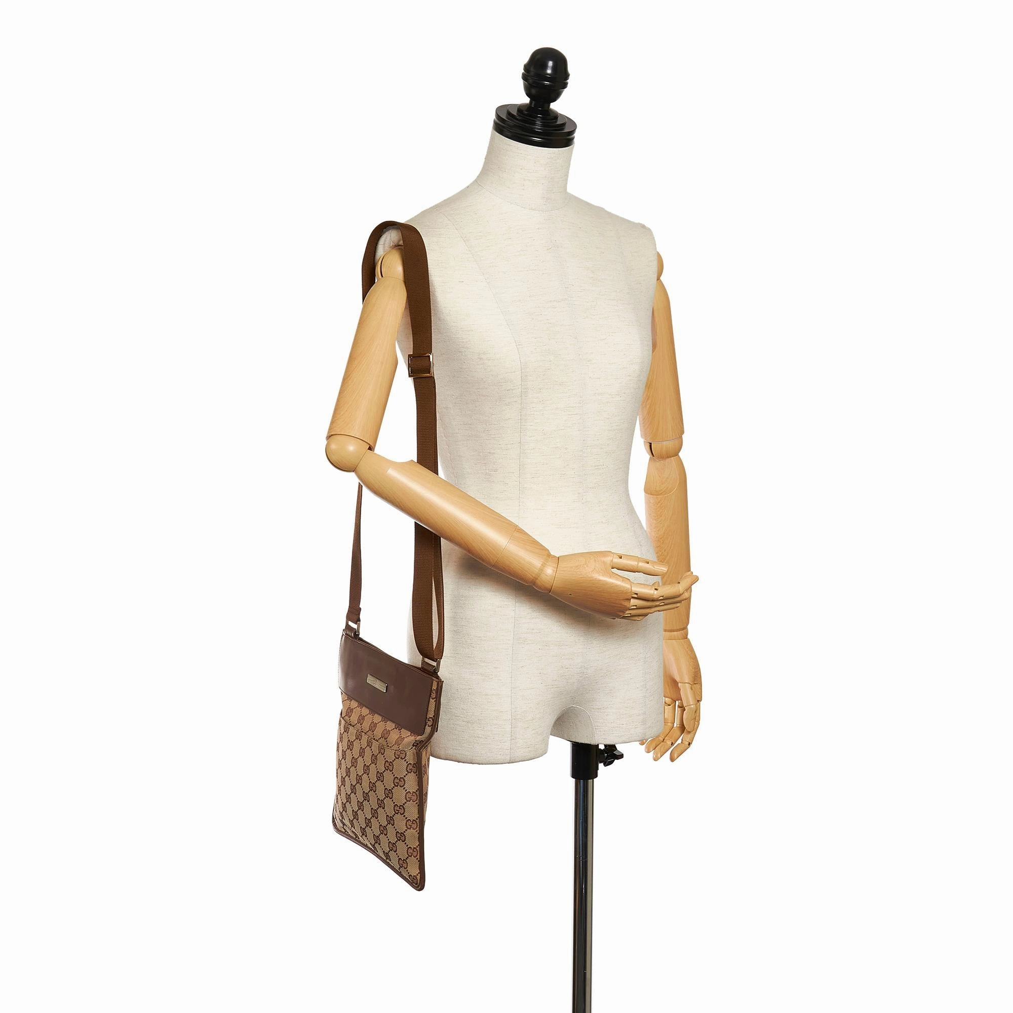 Gucci GG Canvas Crossbody Bag (SHG-32827)