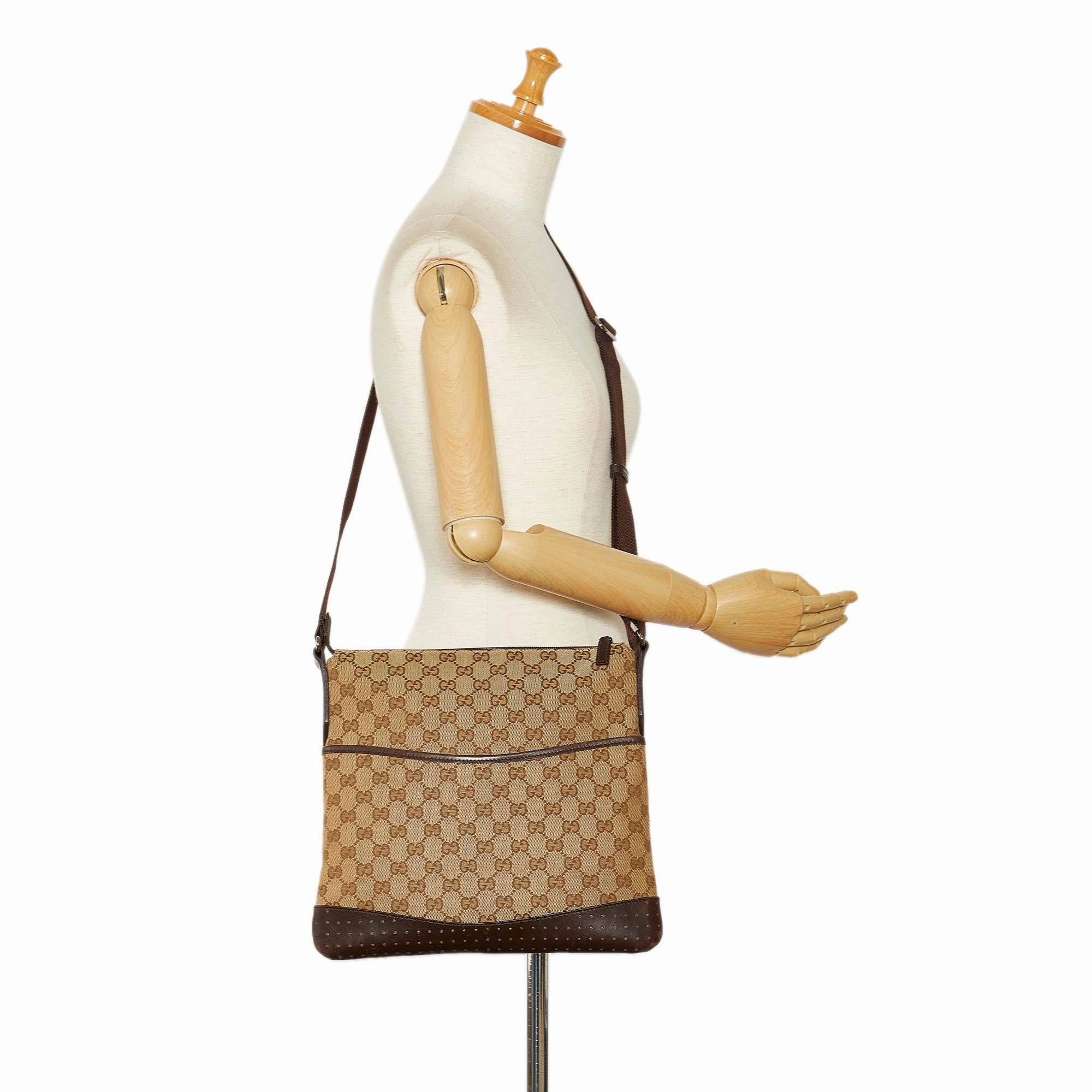 Gucci GG Canvas Crossbody (SHG-CPcKvQ)