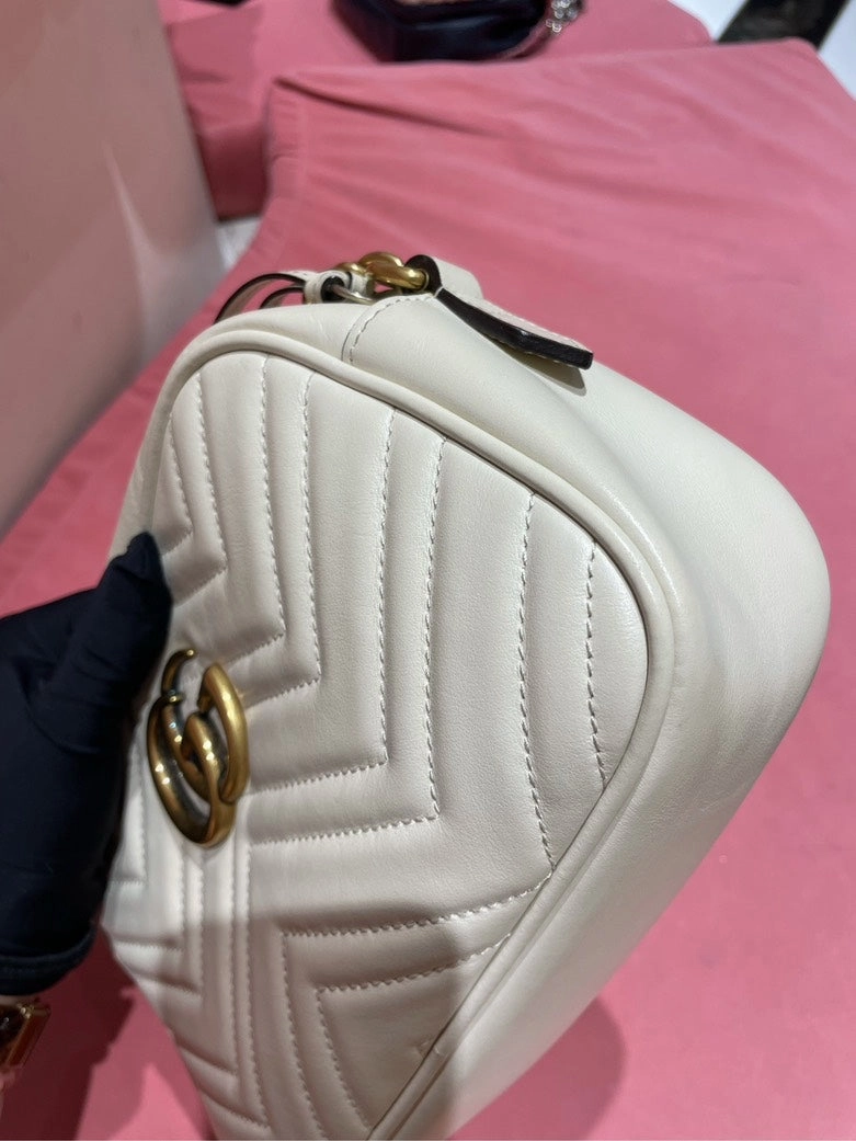 Gucci GG Marmont Camera Bag Medium White Leather Crossbody