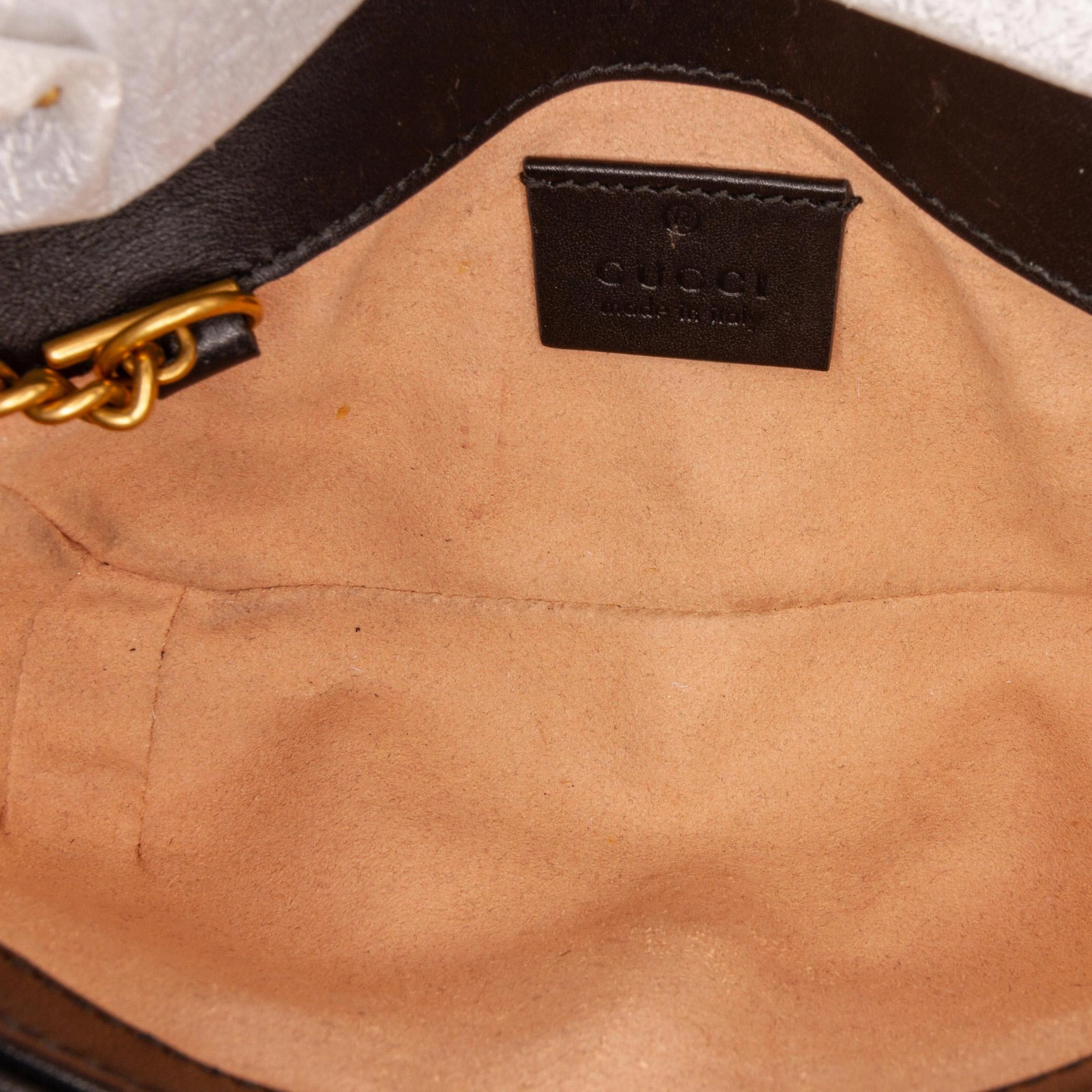 Gucci GG Marmont Super Mini Crossbody Bag (SHG-7J0Frx)