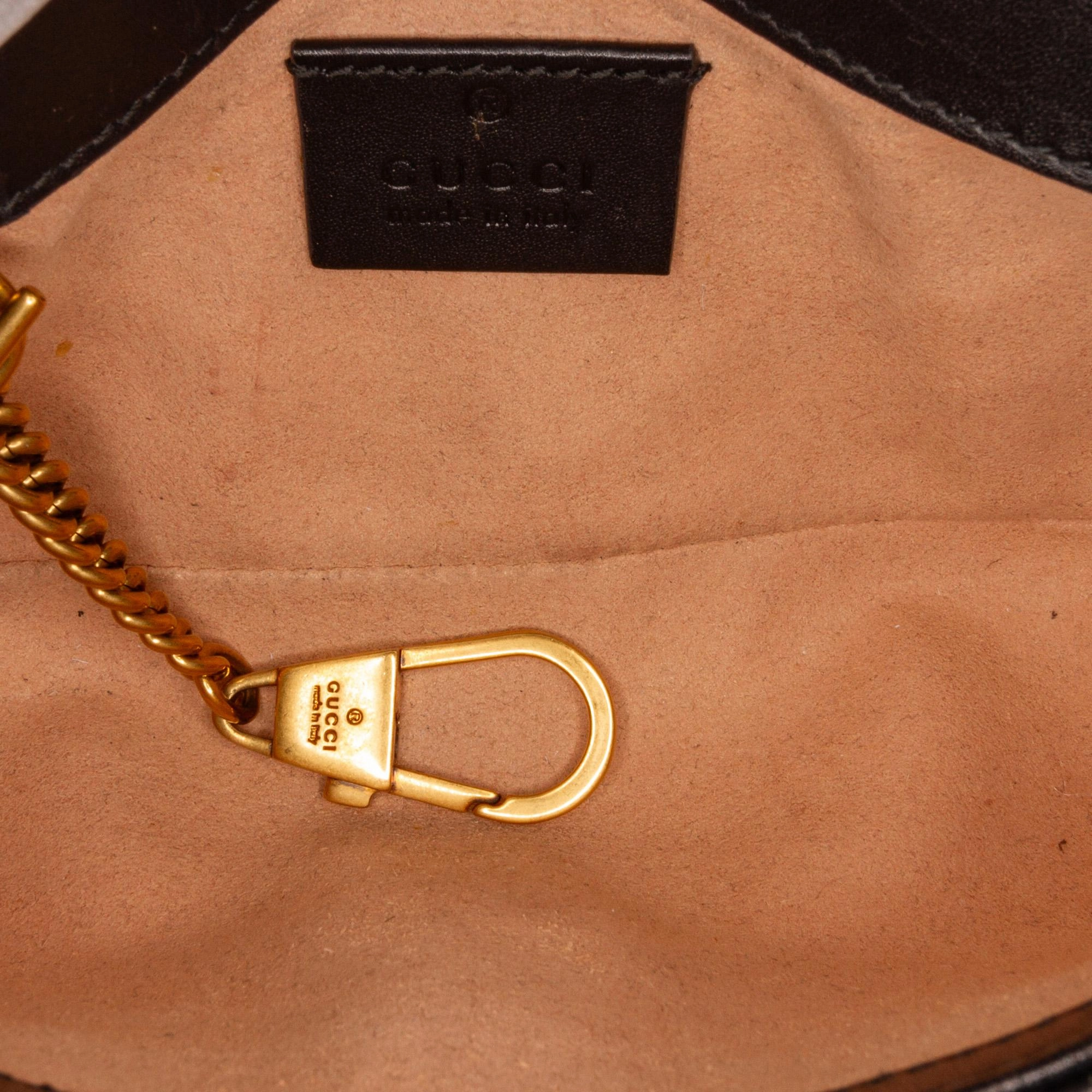 Gucci GG Marmont Super Mini Crossbody Bag (SHG-7J0Frx)