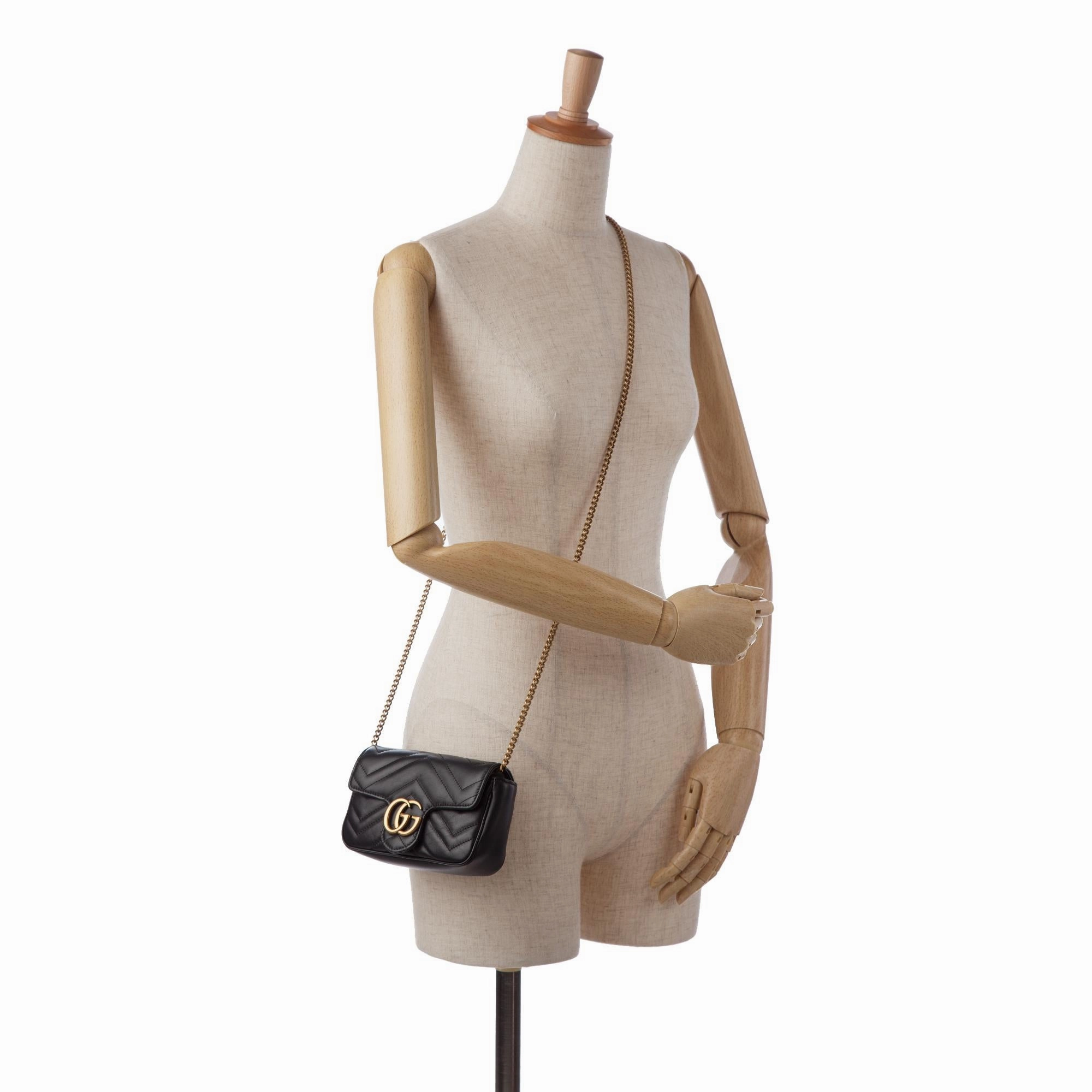 Gucci GG Marmont Super Mini Crossbody Bag (SHG-7J0Frx)