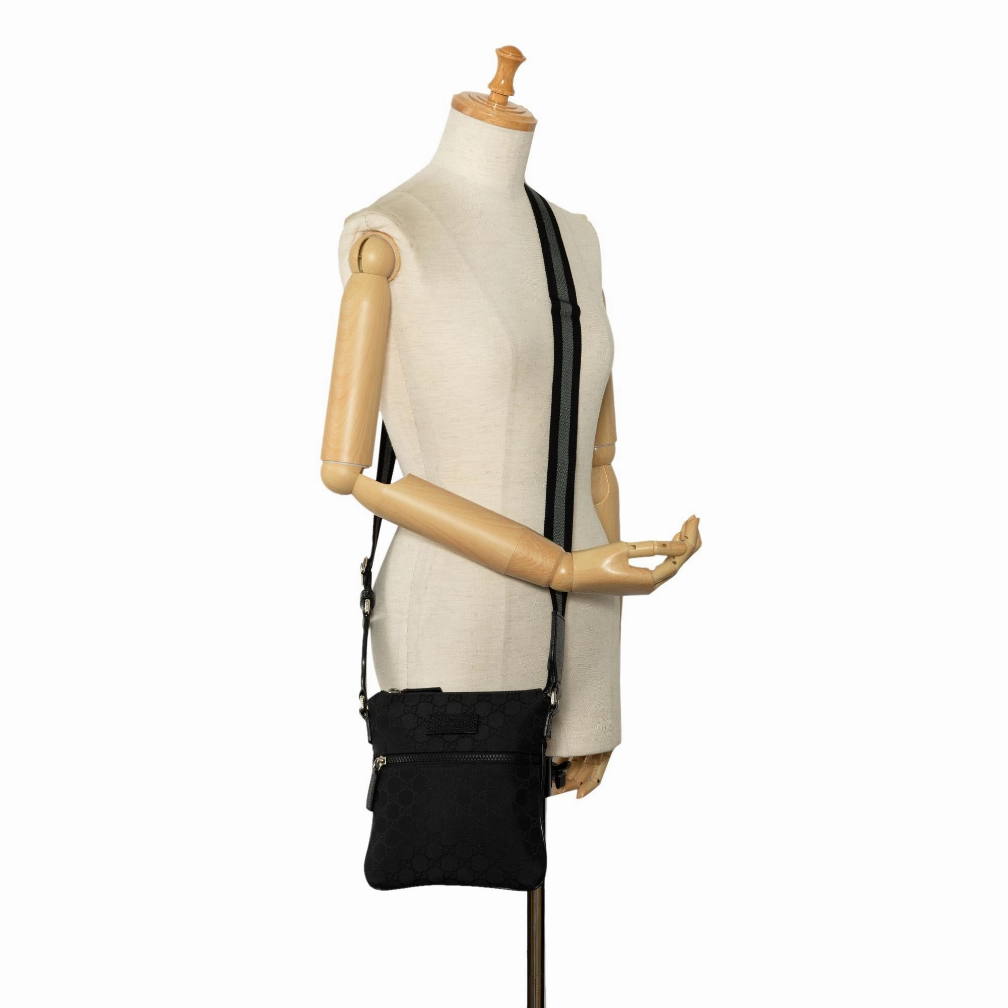 Gucci GG Nylon Web Crossbody (SHG-40YFq2)