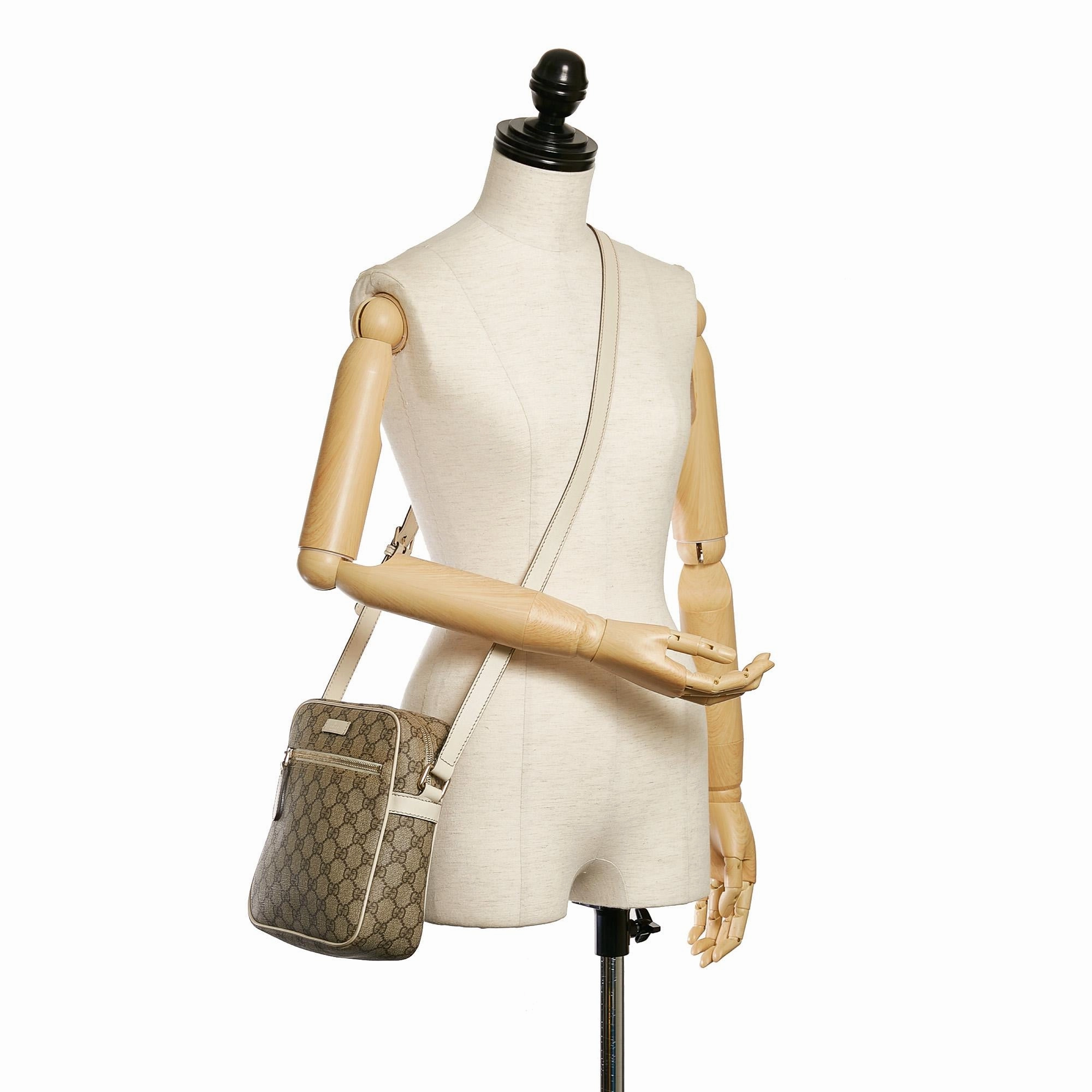Gucci GG Supreme Crossbody Bag (SHG-32519)