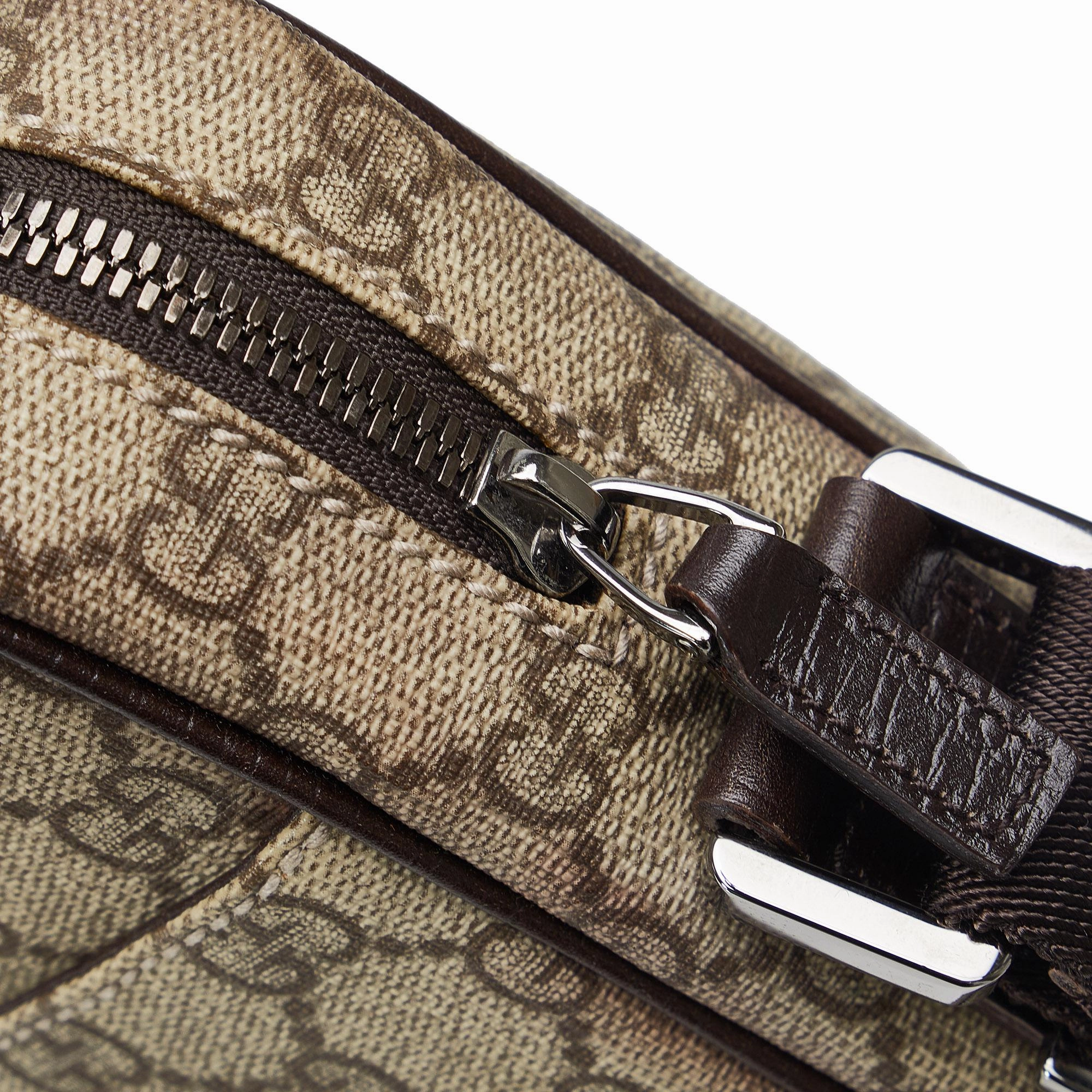 Gucci GG Supreme Crossbody Bag (SHG-IAZ6ar)