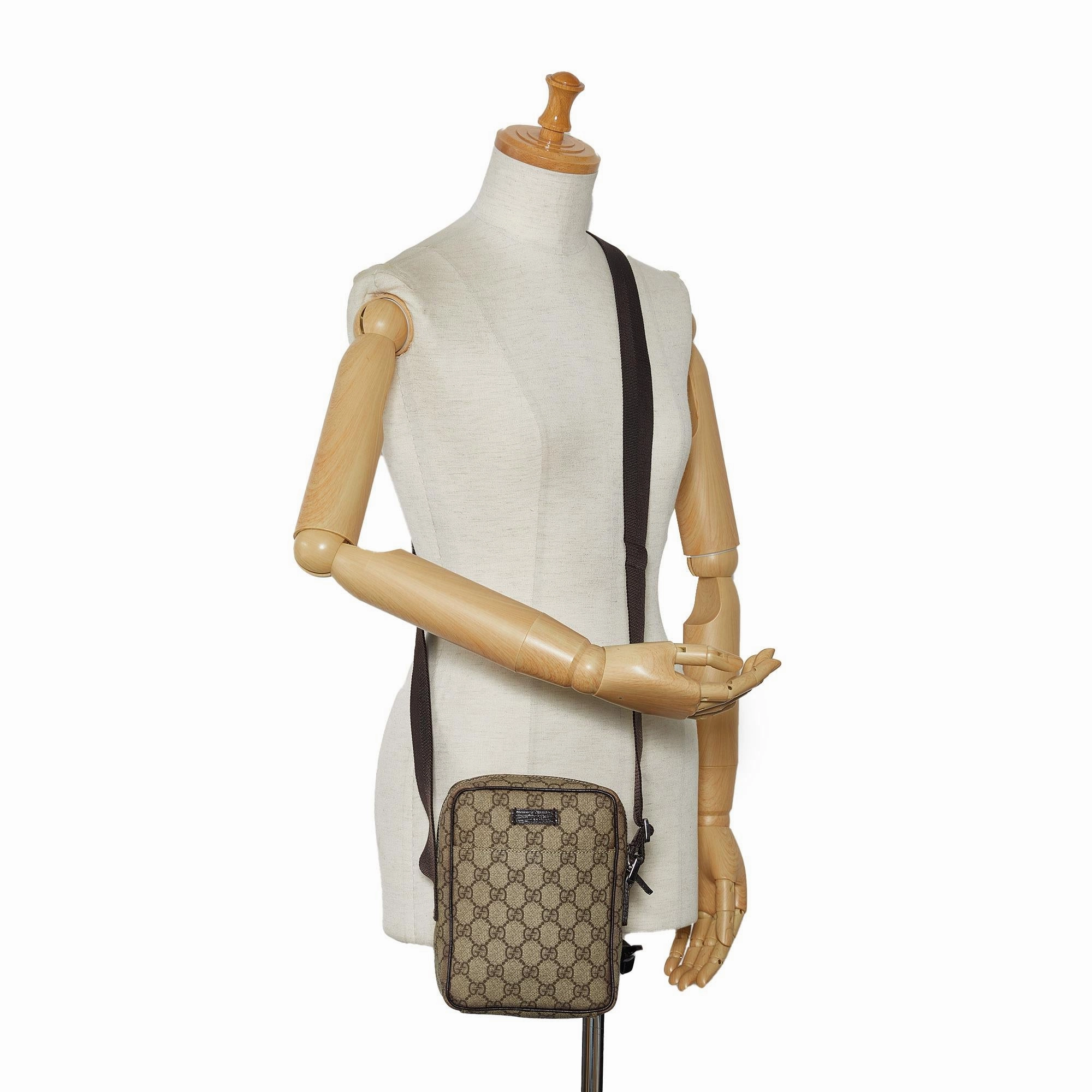 Gucci GG Supreme Crossbody Bag (SHG-IAZ6ar)