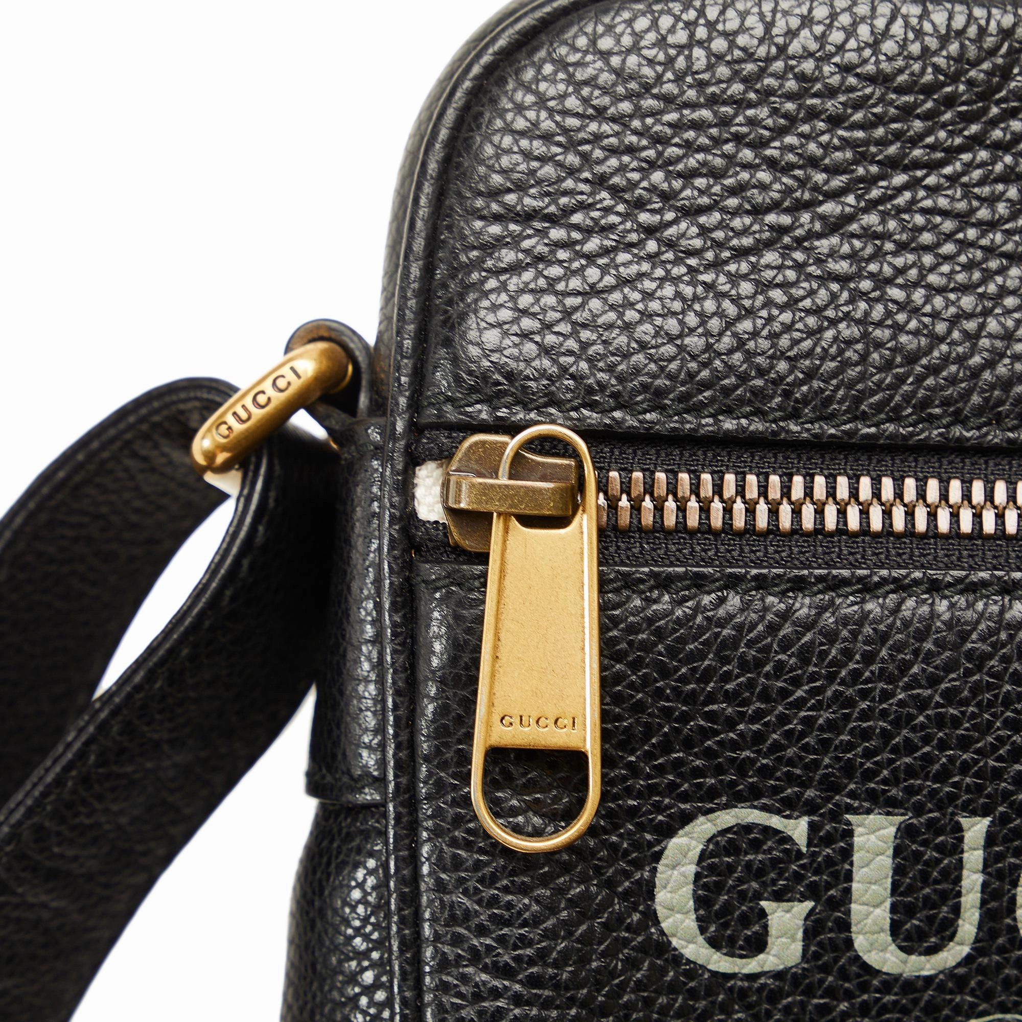 Gucci Gucci Logo Crossbody (SHG-zEDSX1)