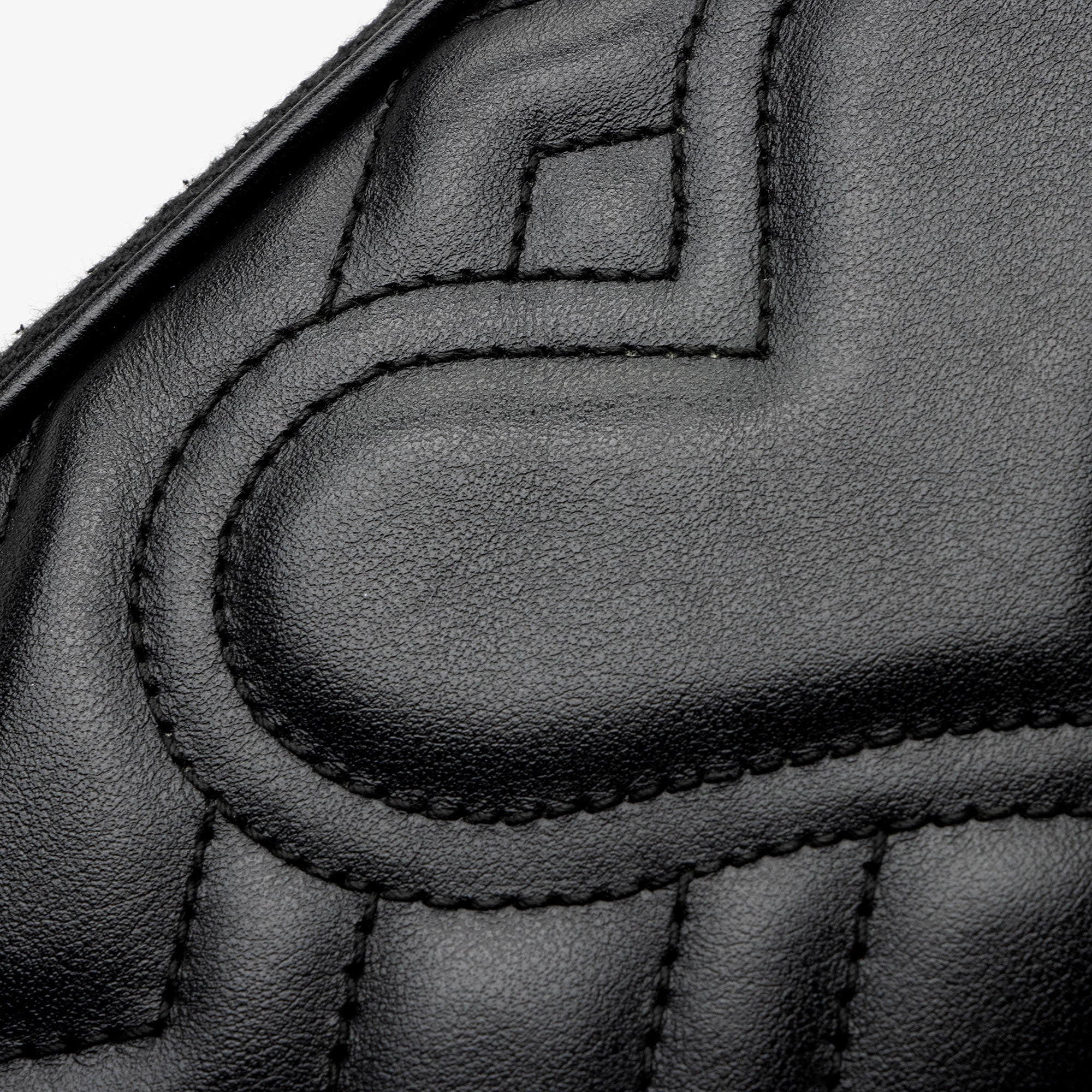 Gucci Matelasse Leather GG Marmont Small Crossbody (SHF-EJfMHM)