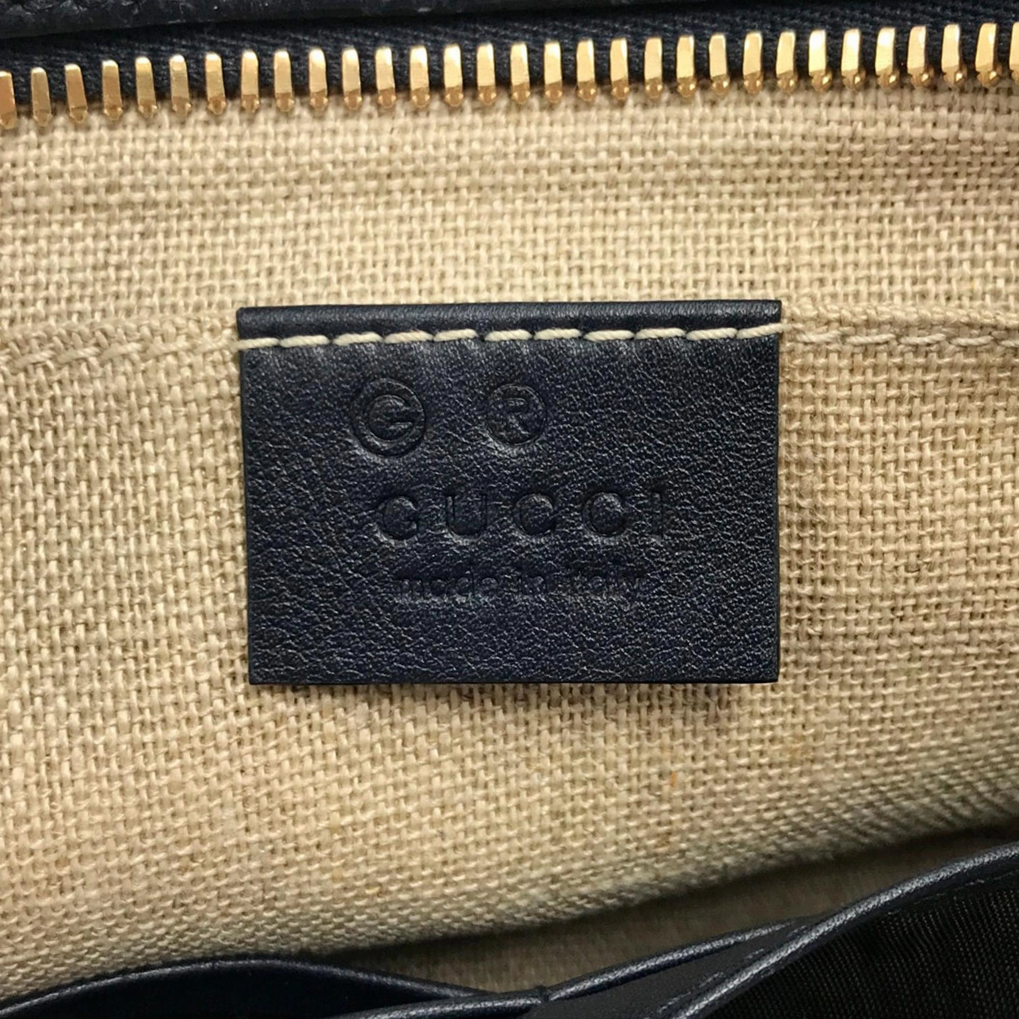 Gucci Mini Microguccissima Bree Crossbody (SHG-P4FNMI)