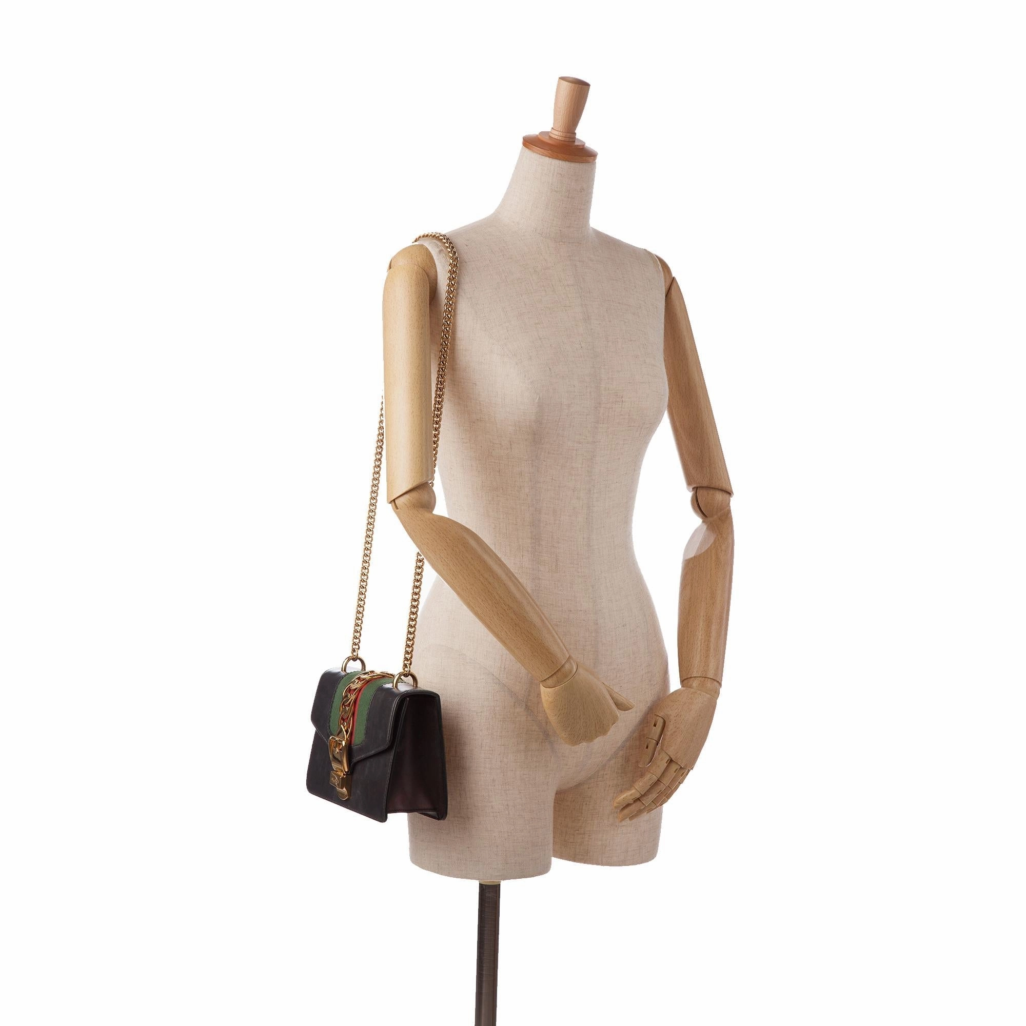 Gucci Mini Sylvie Leather Chain Crossbody Bag (SHG-Rb9ccQ)
