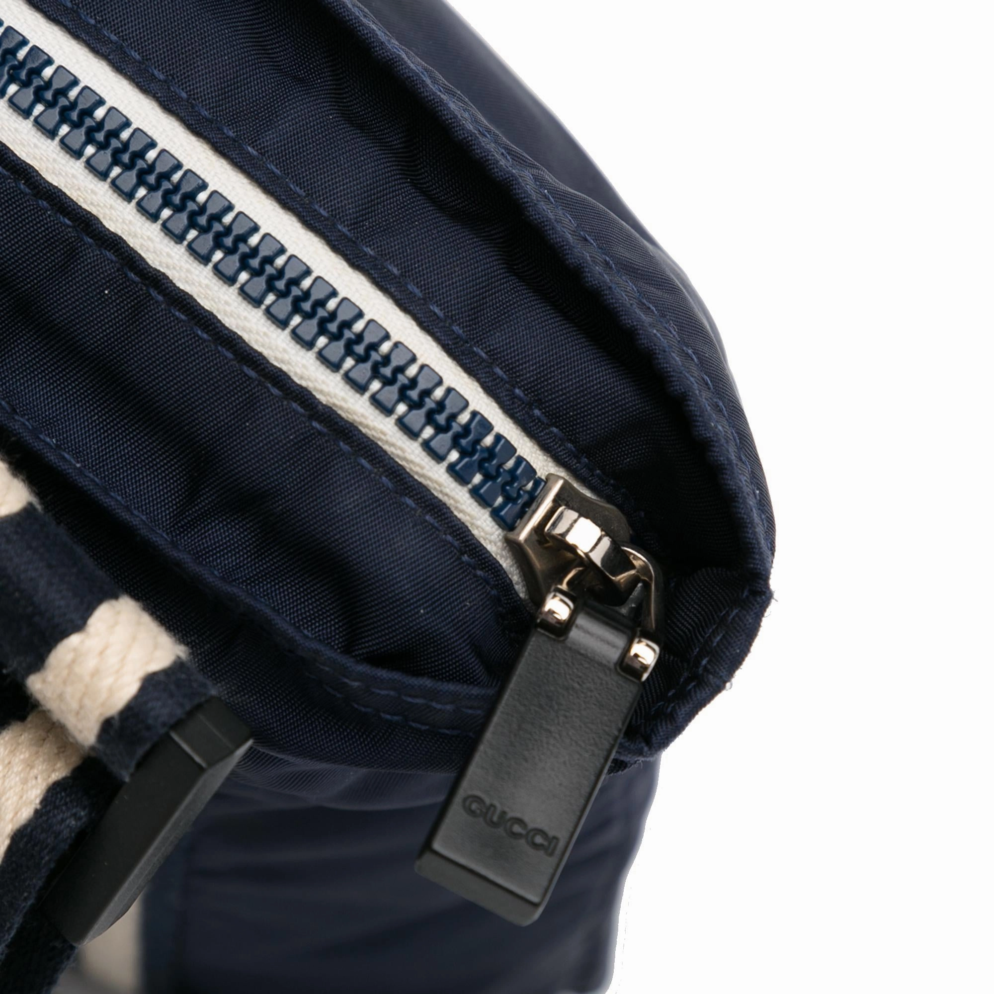 Gucci Web Crest Nylon Crossbody (SHG-RAJYVJ)