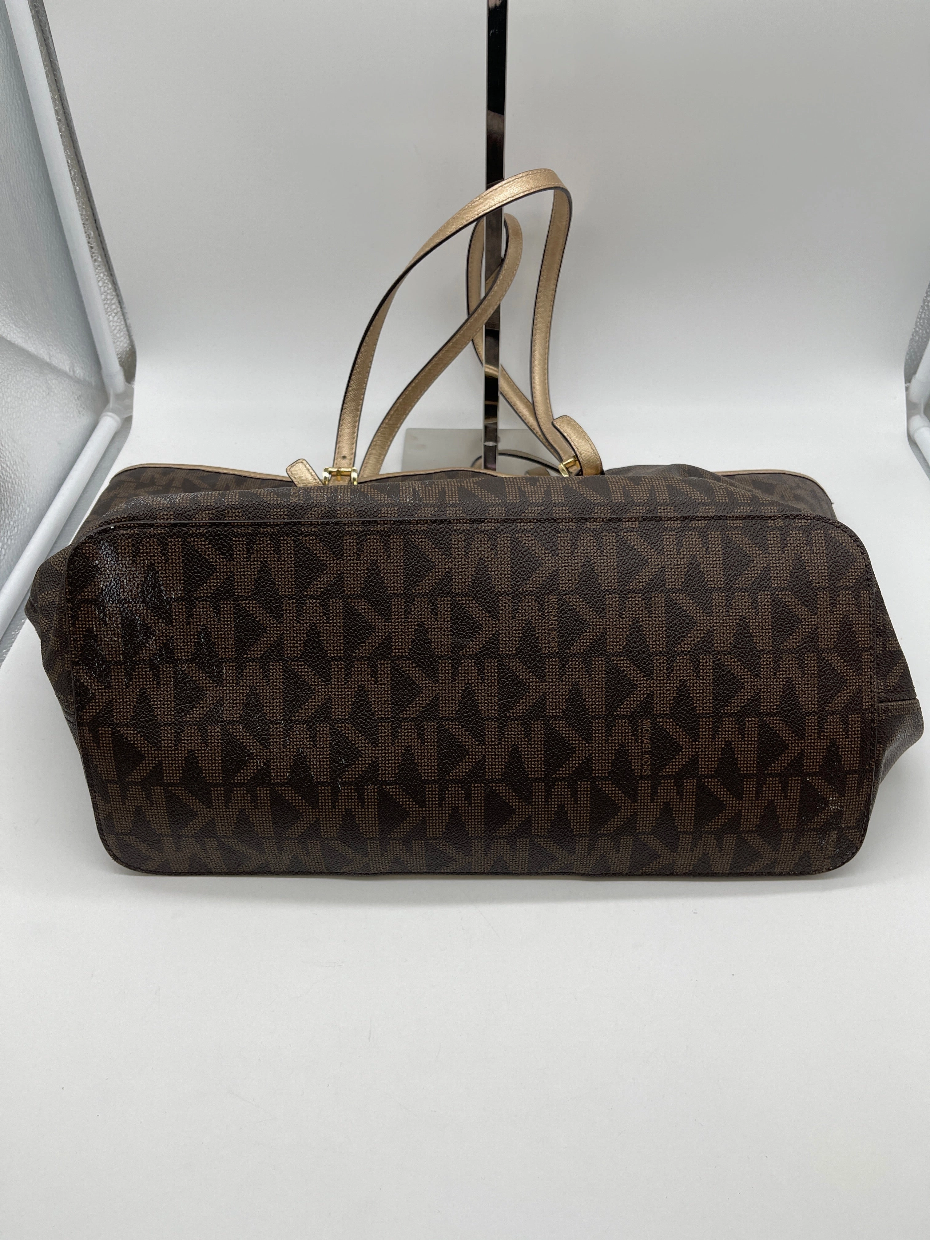 Handbag Designer By Michael Kors, Size: Large