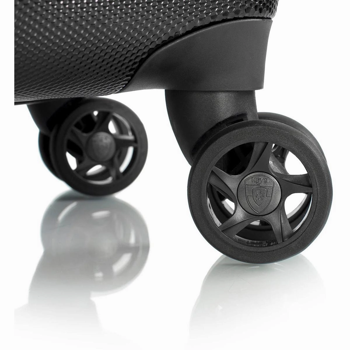 Heys Vantage 21" Smart Access Spinner