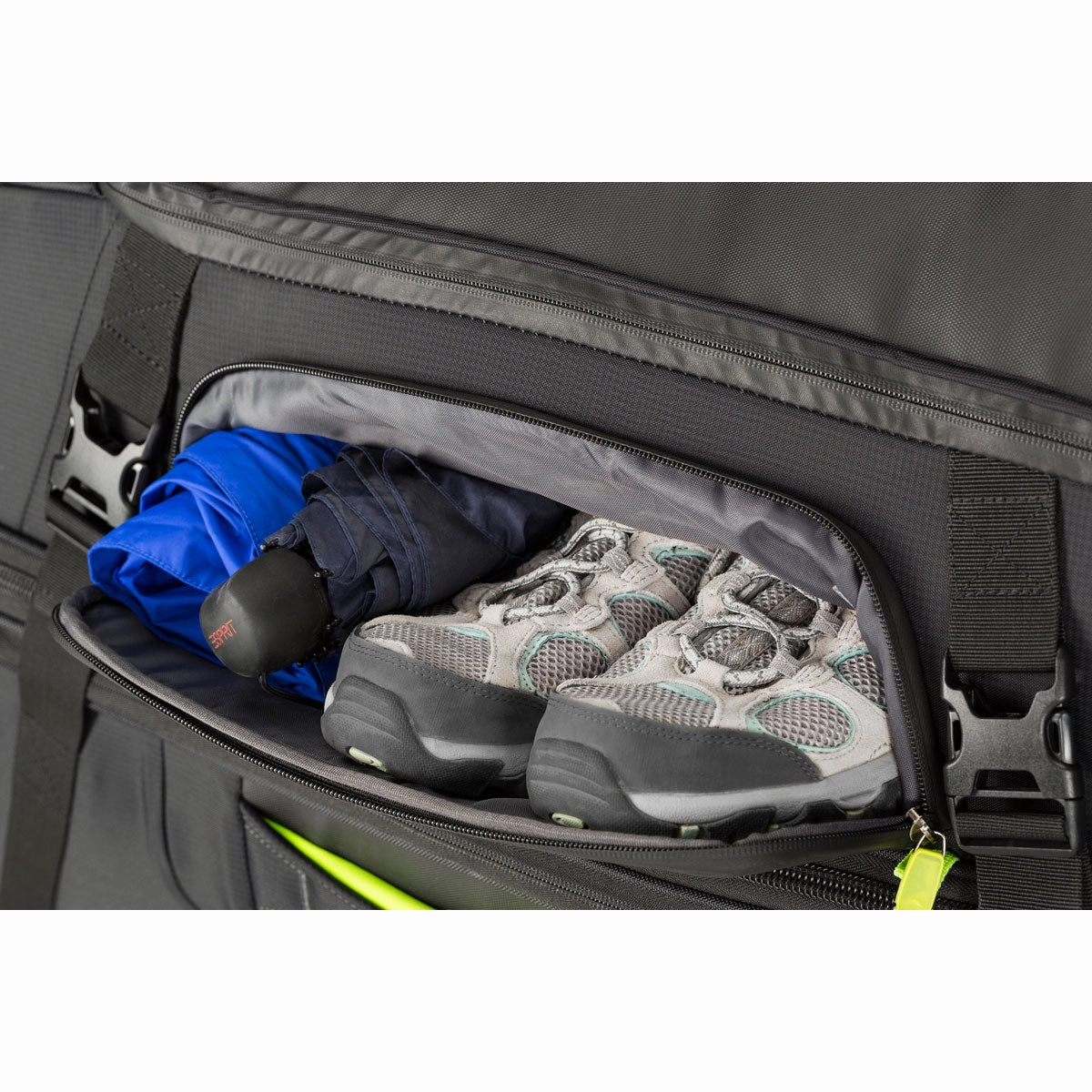 High Sierra At8 32In Wheeled Duffel Upright
