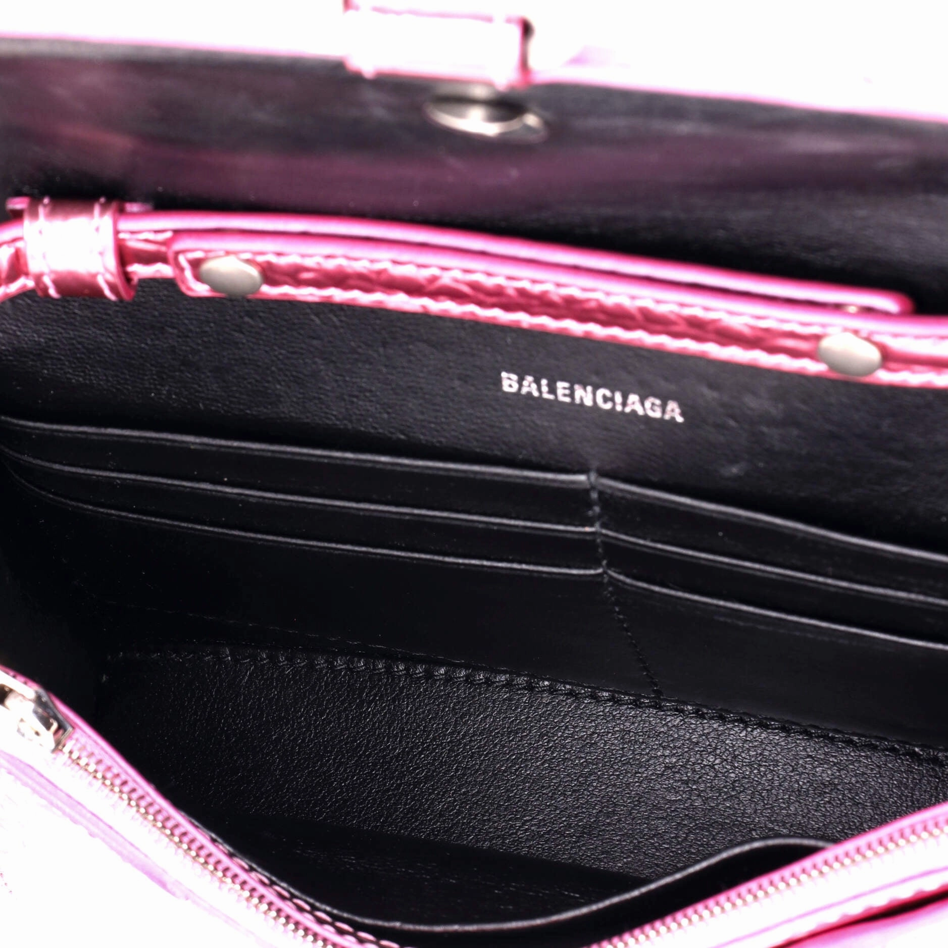 Hourglass Chain Crossbody Bag Leather