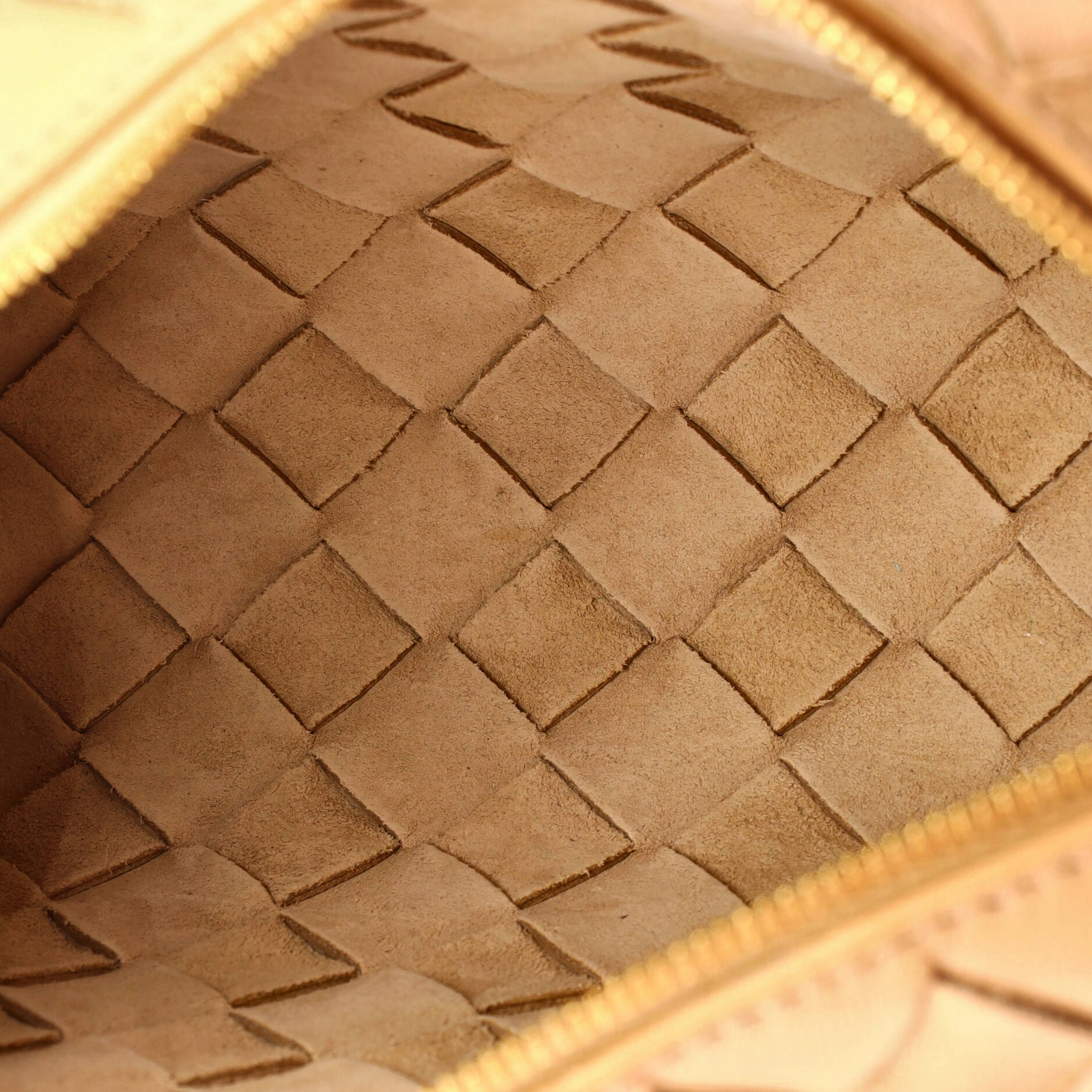 Loop Crossbody Bag Intrecciato Nappa Mini