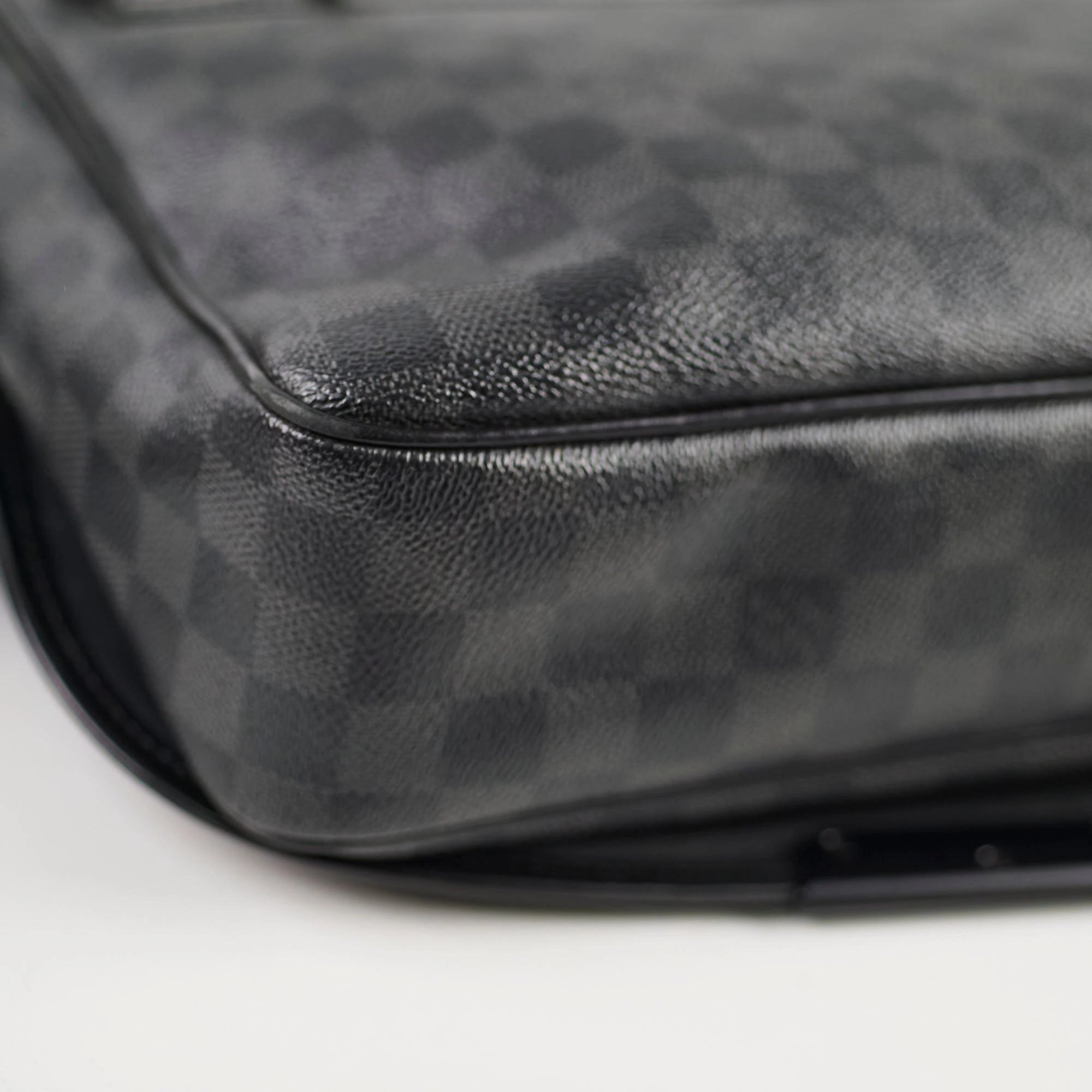 Louis Vuitton Damier Graphite MM