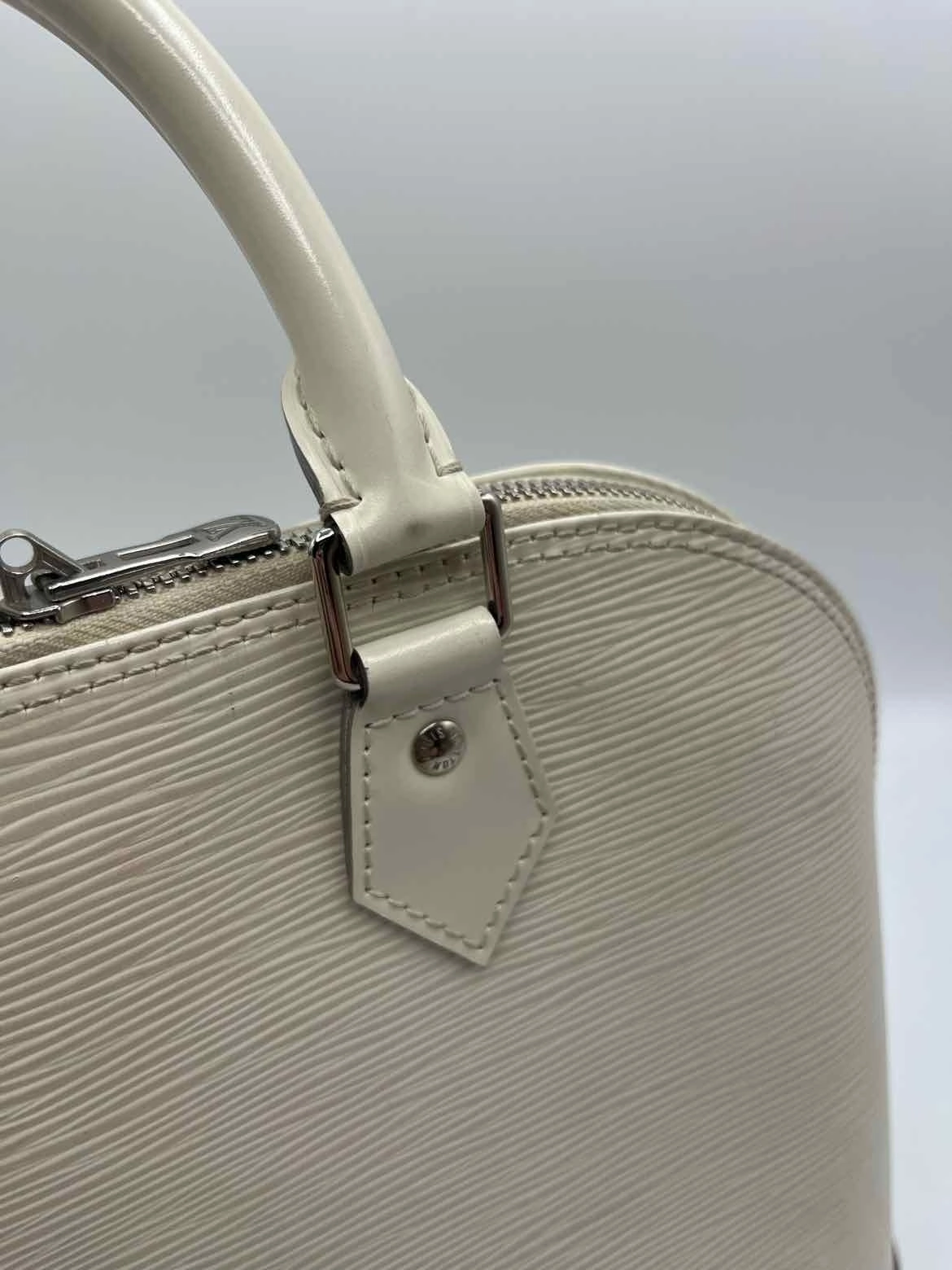 Louis Vuitton Epi Alma PM Cream Handbag