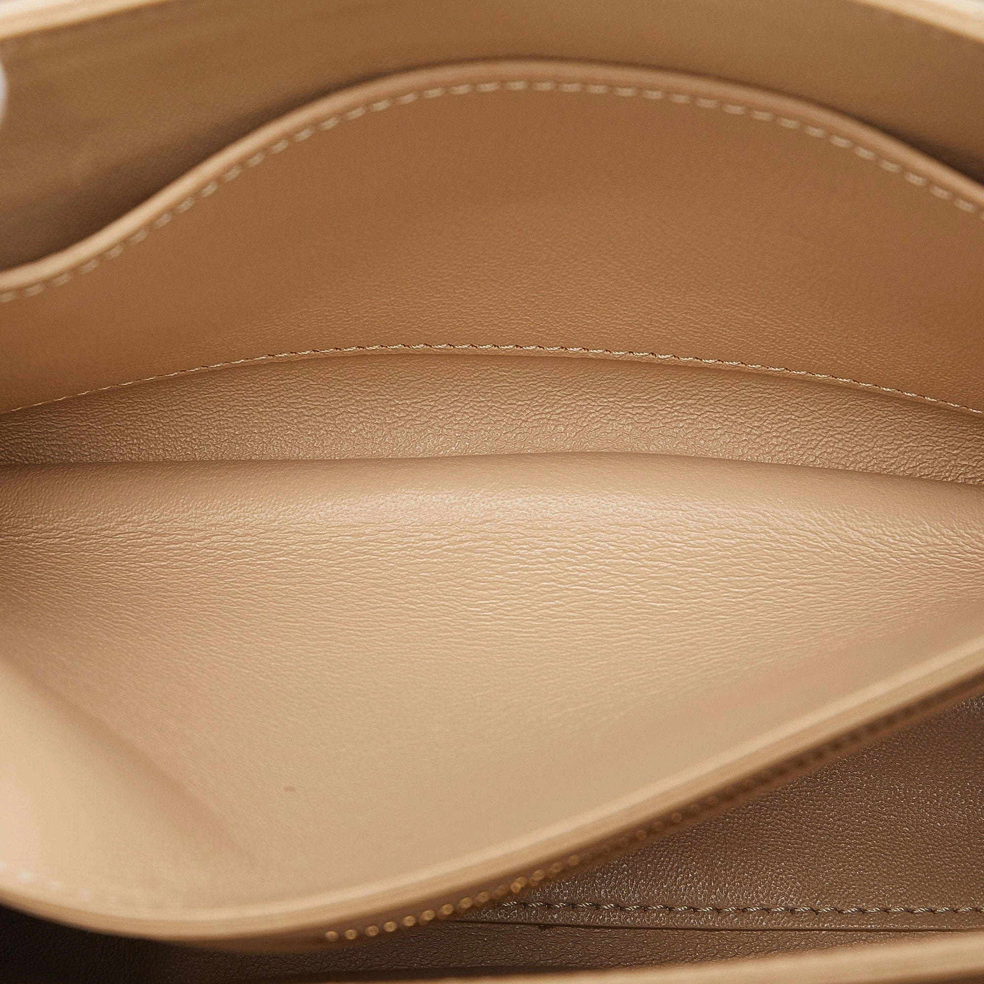 Medium Quilted C Crossbody