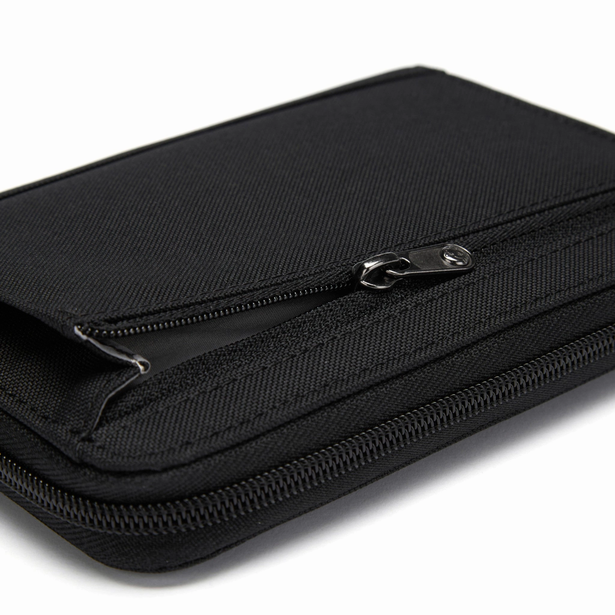 Pacsafe RFIDsafe Compact Travel Organizer