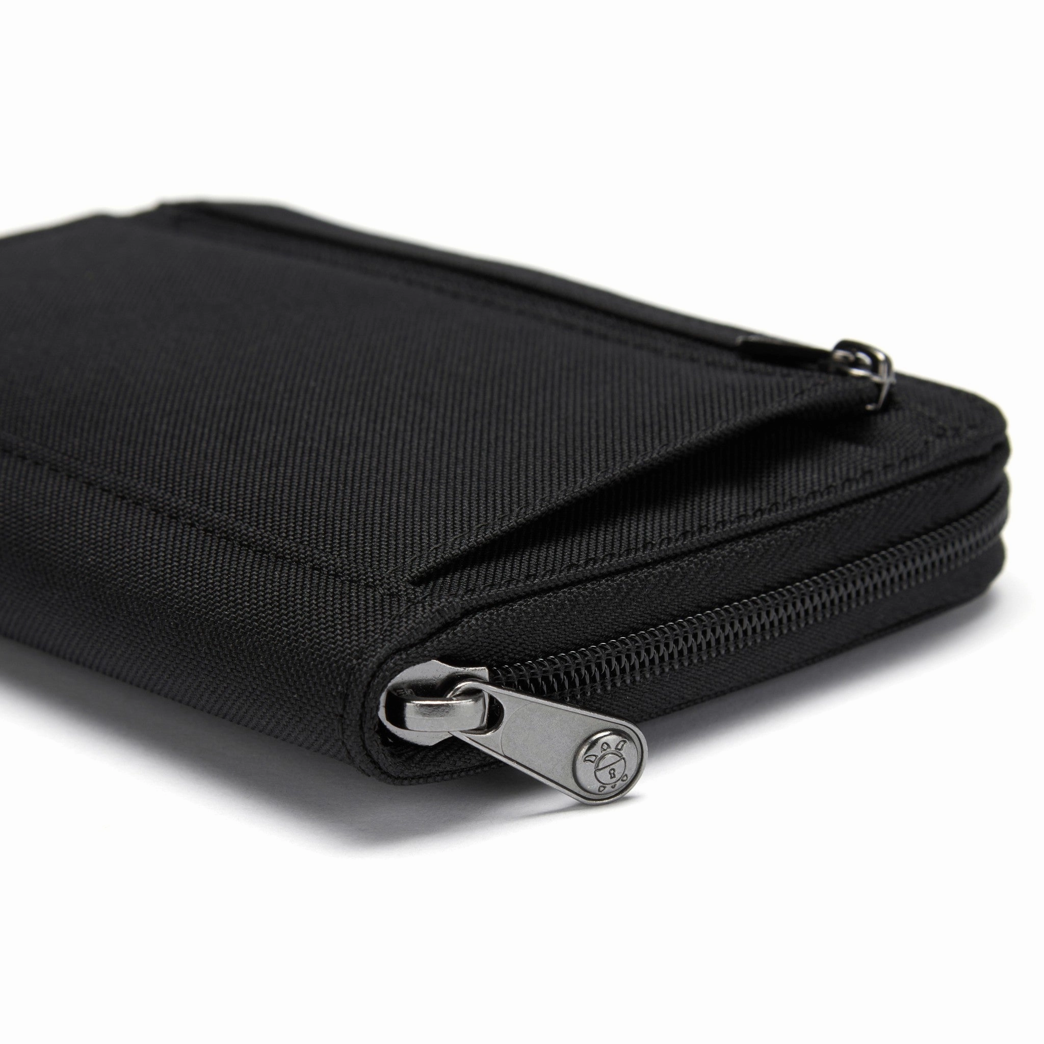 Pacsafe RFIDsafe Compact Travel Organizer