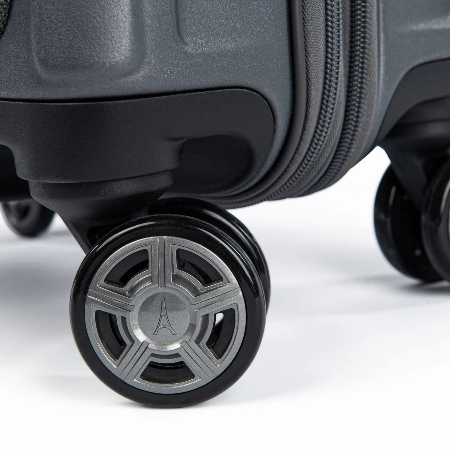 Platinum Elite Business Plus Carry-On Expandable Hardside Spinner