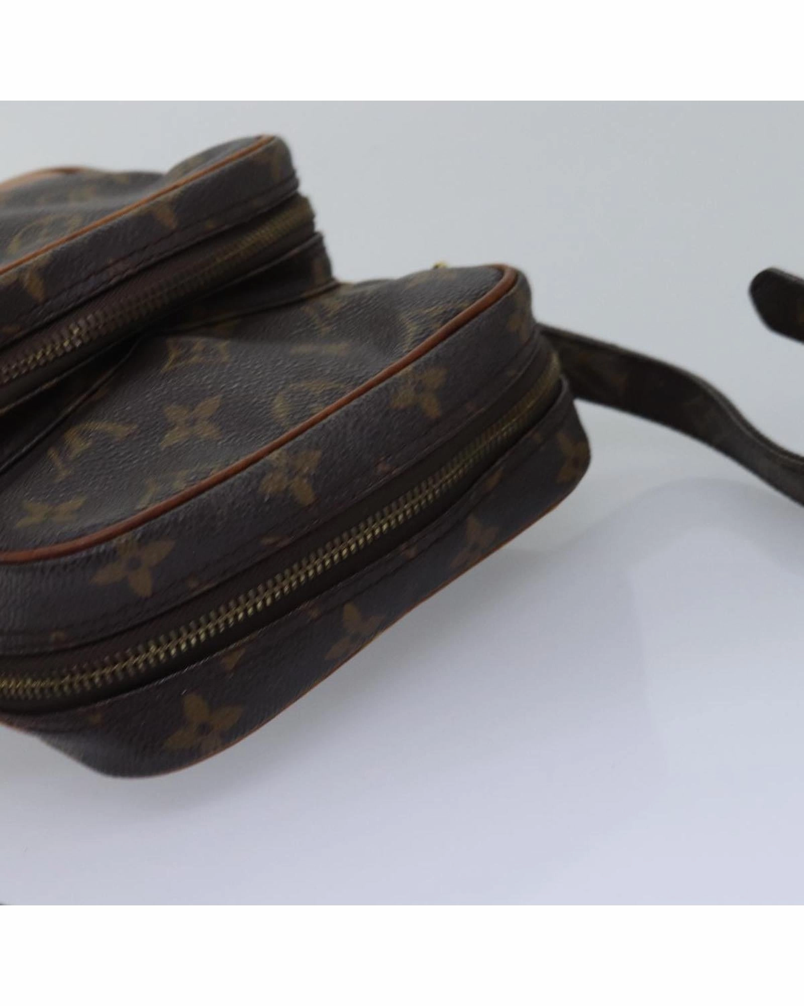 Pochette Crossbody bag