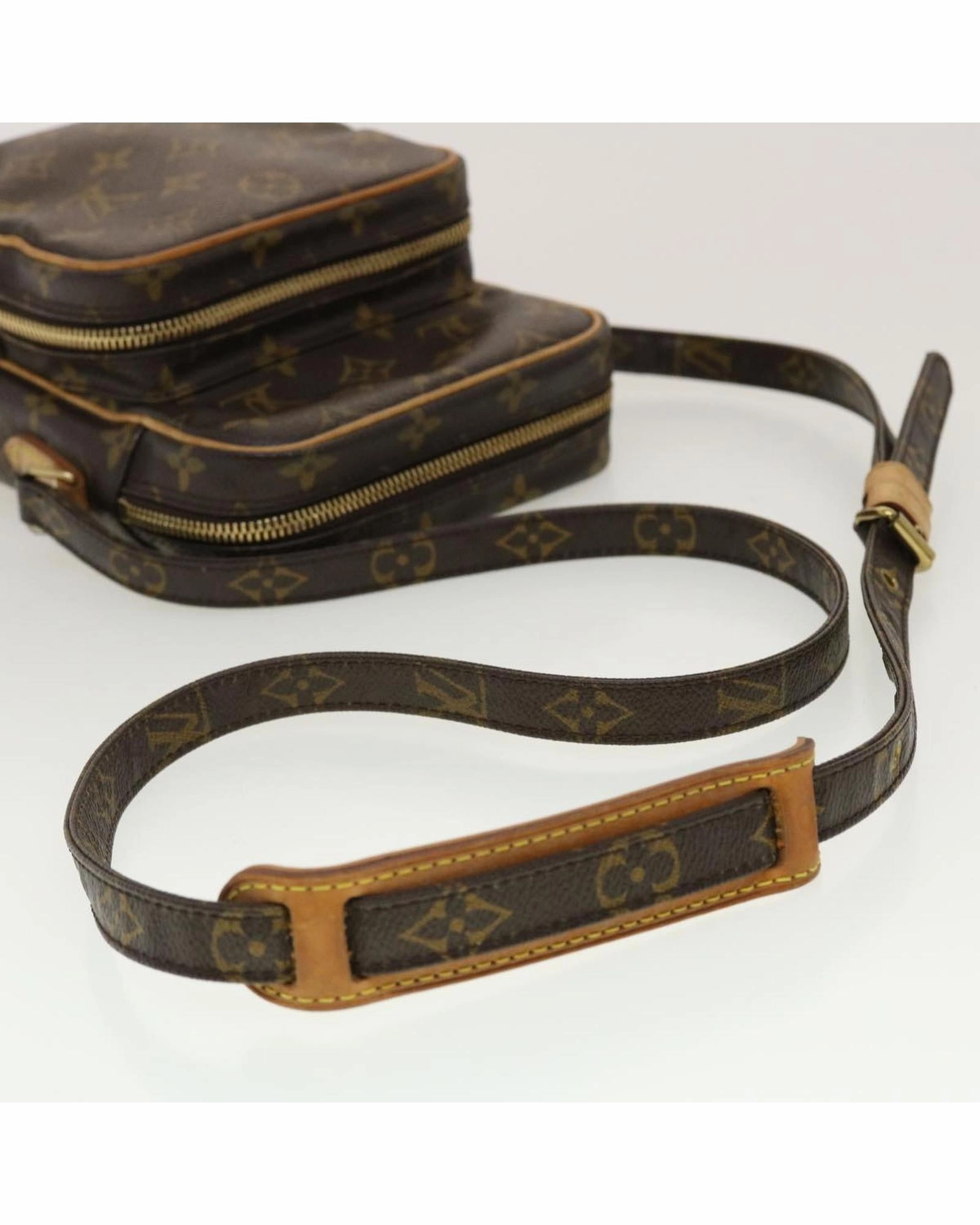 Pochette Crossbody Bag M51902